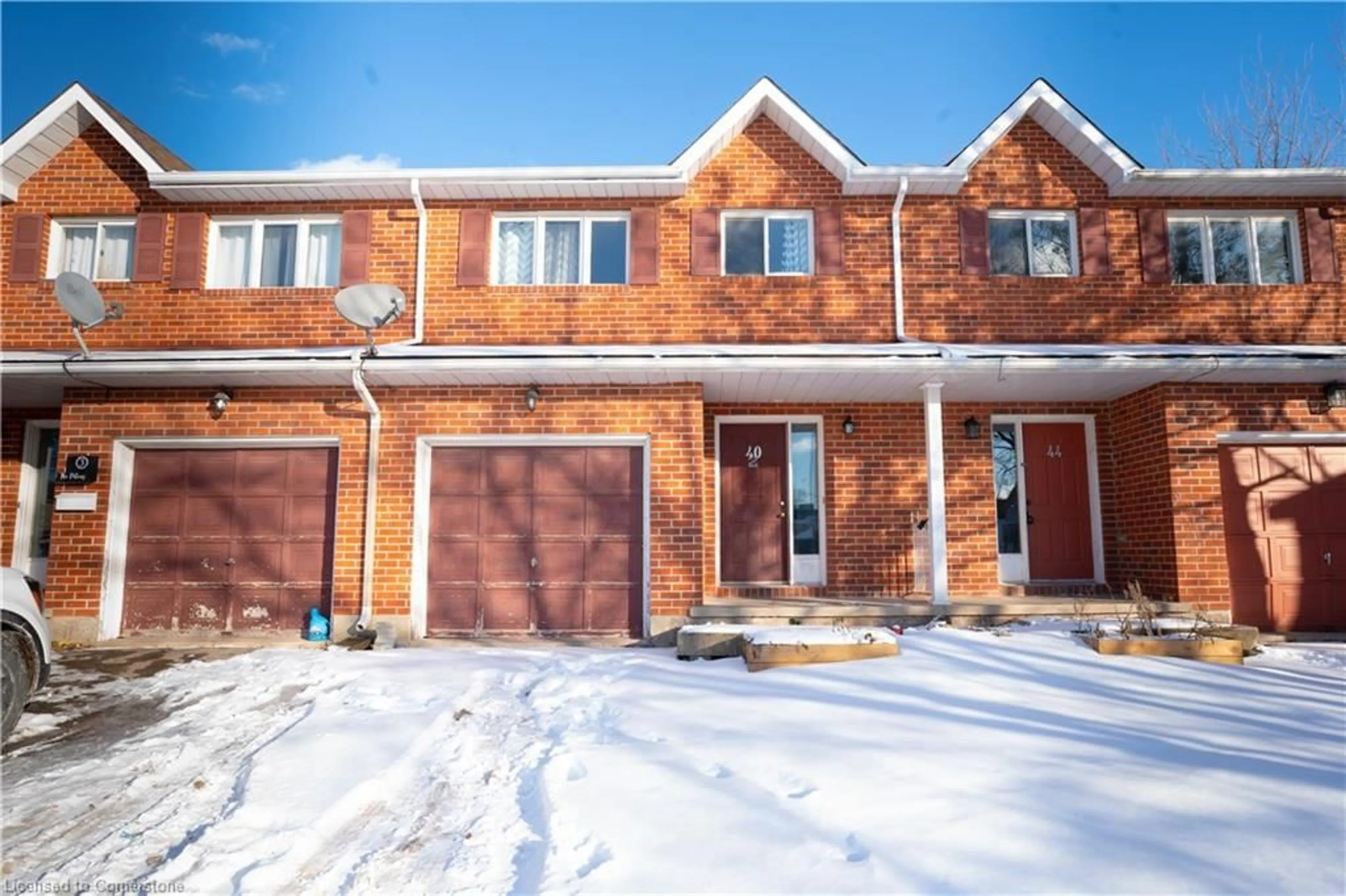 Home with brick exterior material, street for 40 Nelson Trail, Welland Ontario L3C 0J4