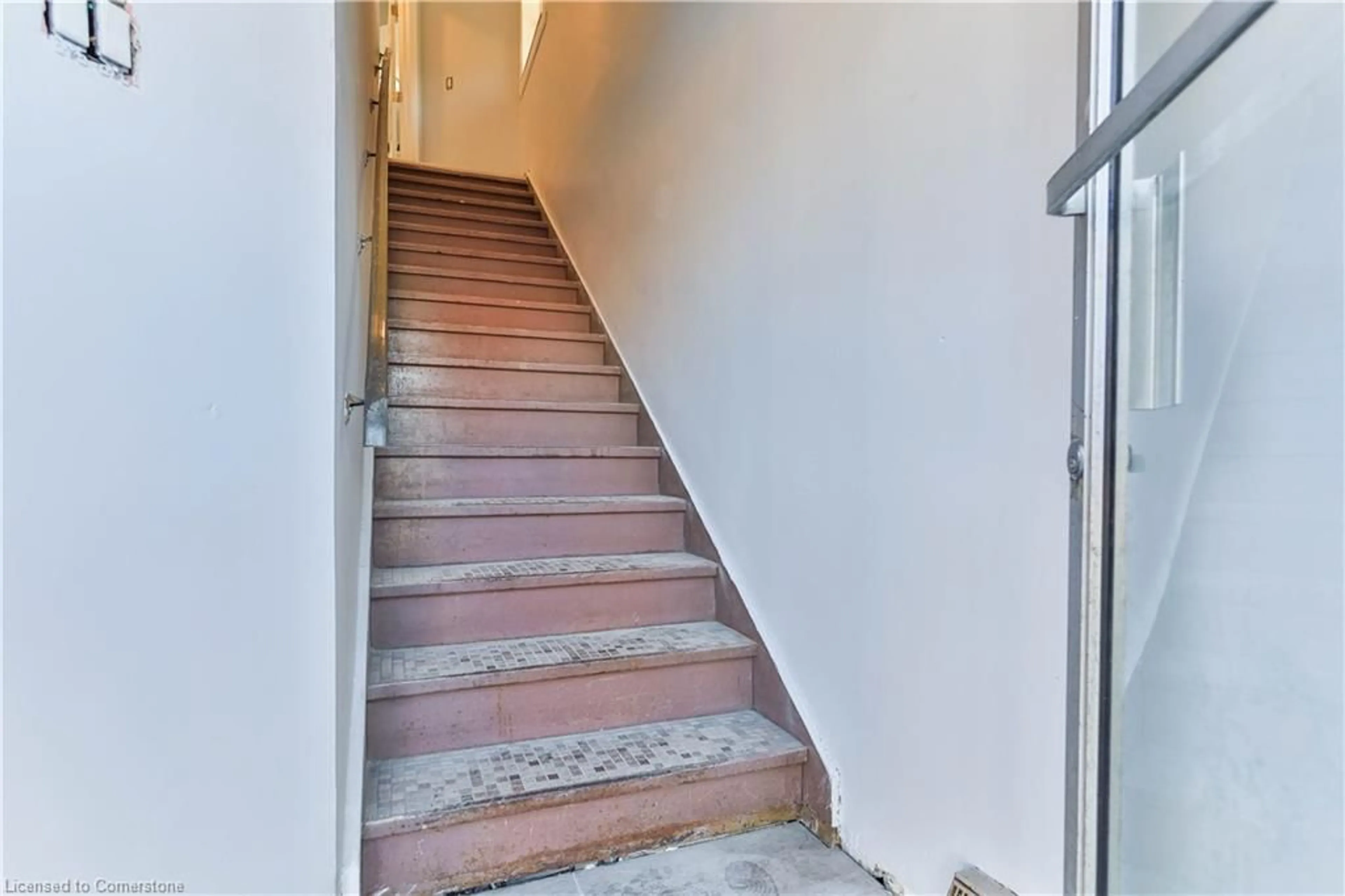 Stairs for 1256 King St, Hamilton Ontario L8M 1G8