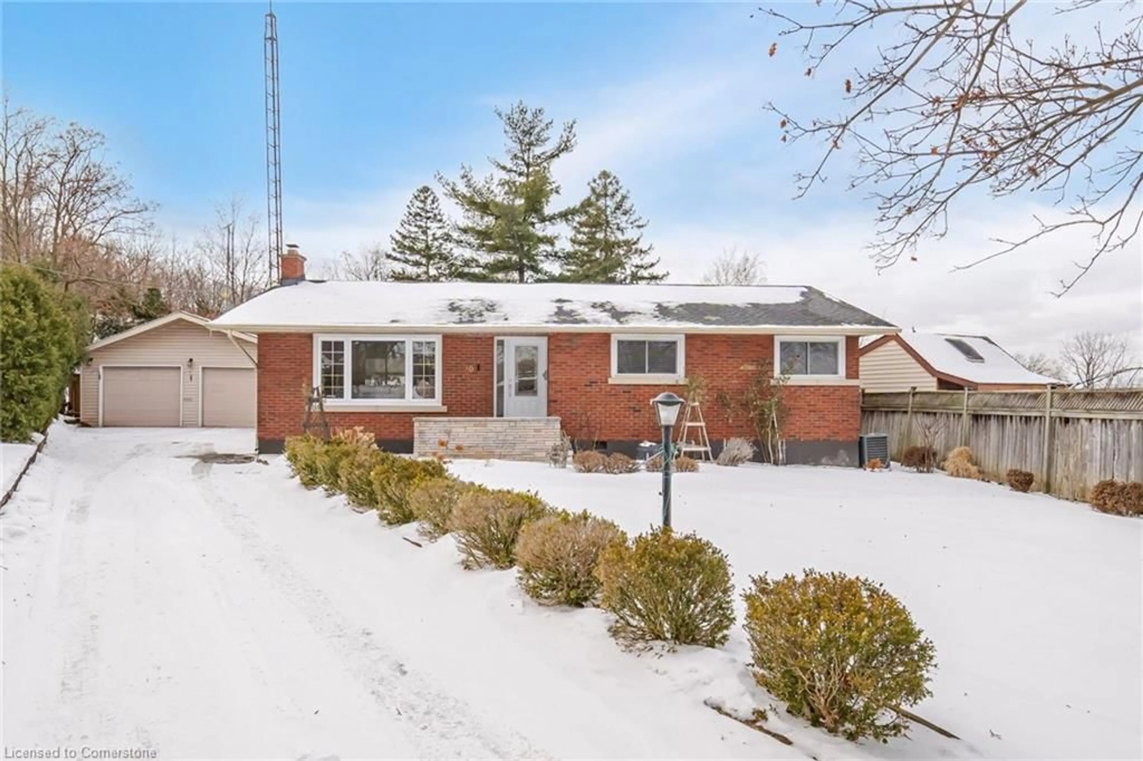 Home with brick exterior material, street for 10 Jamar Cir, St. Catharines Ontario L2T 2T6