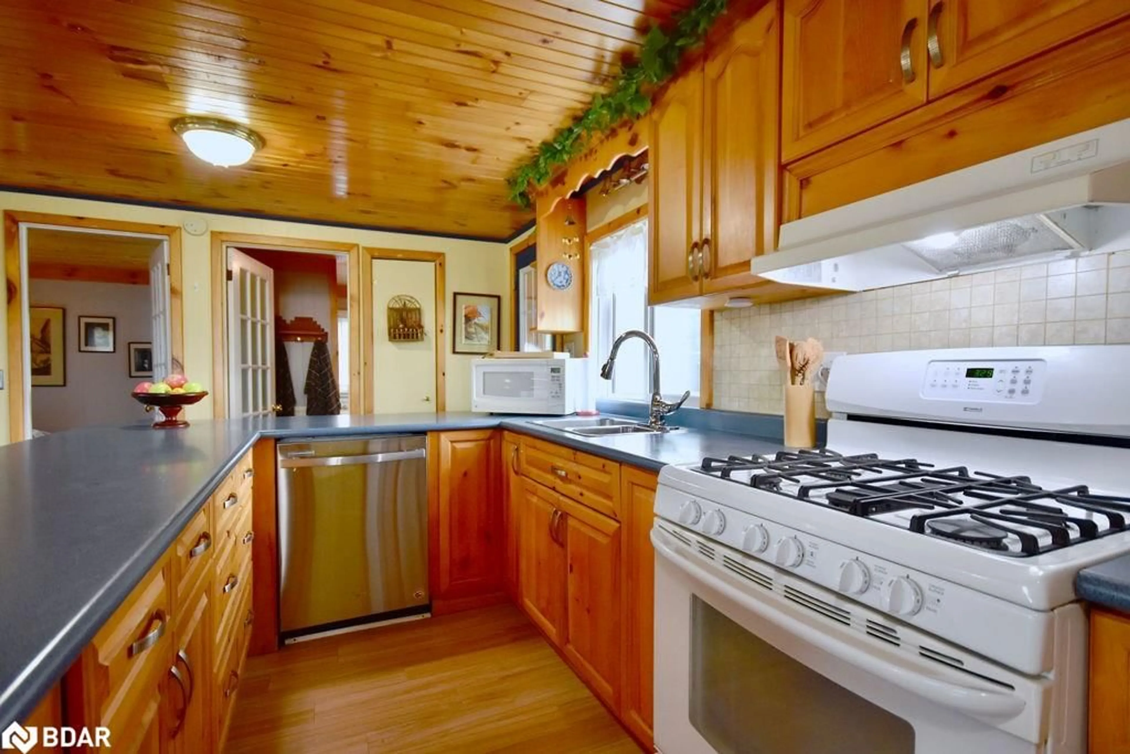 Standard kitchen, wood/laminate floor for 5632 Penetanguishene Rd, Elmvale Ontario L0L 1P0