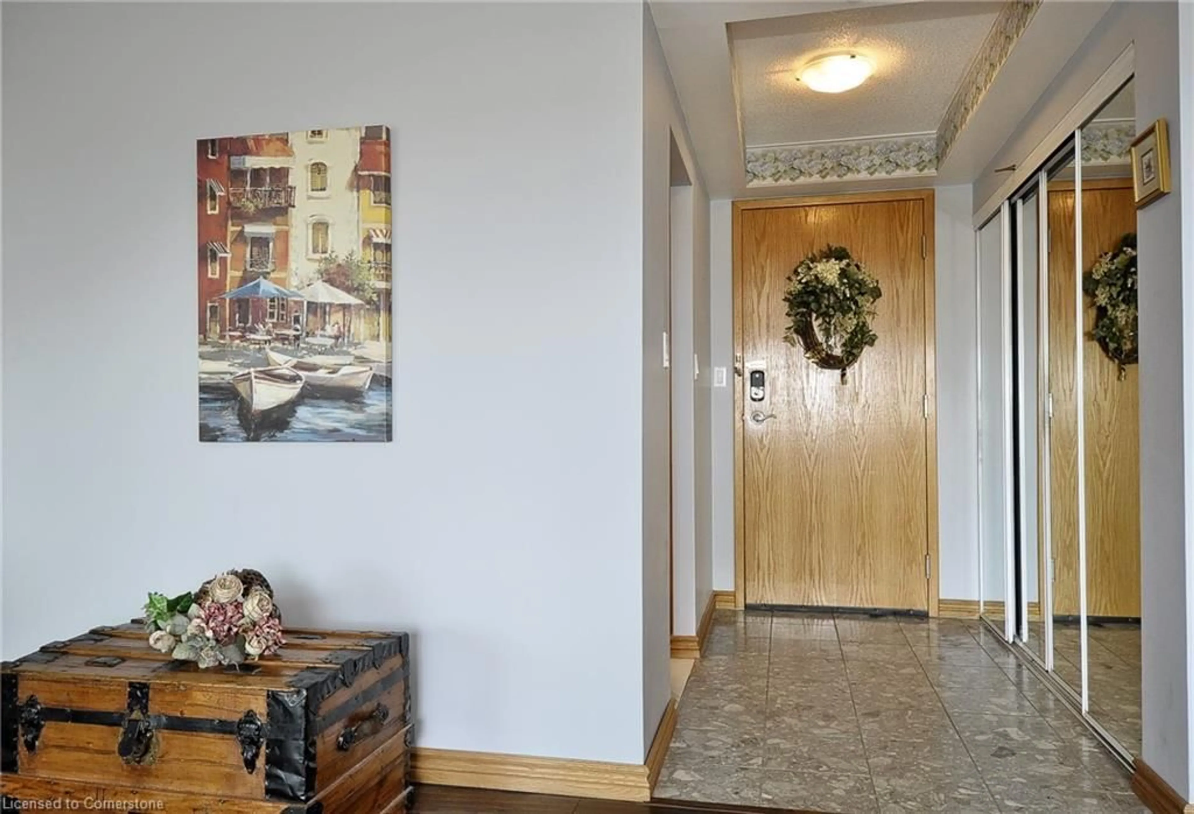 Indoor foyer for 237 King St #611, Cambridge Ontario N3H 5L2