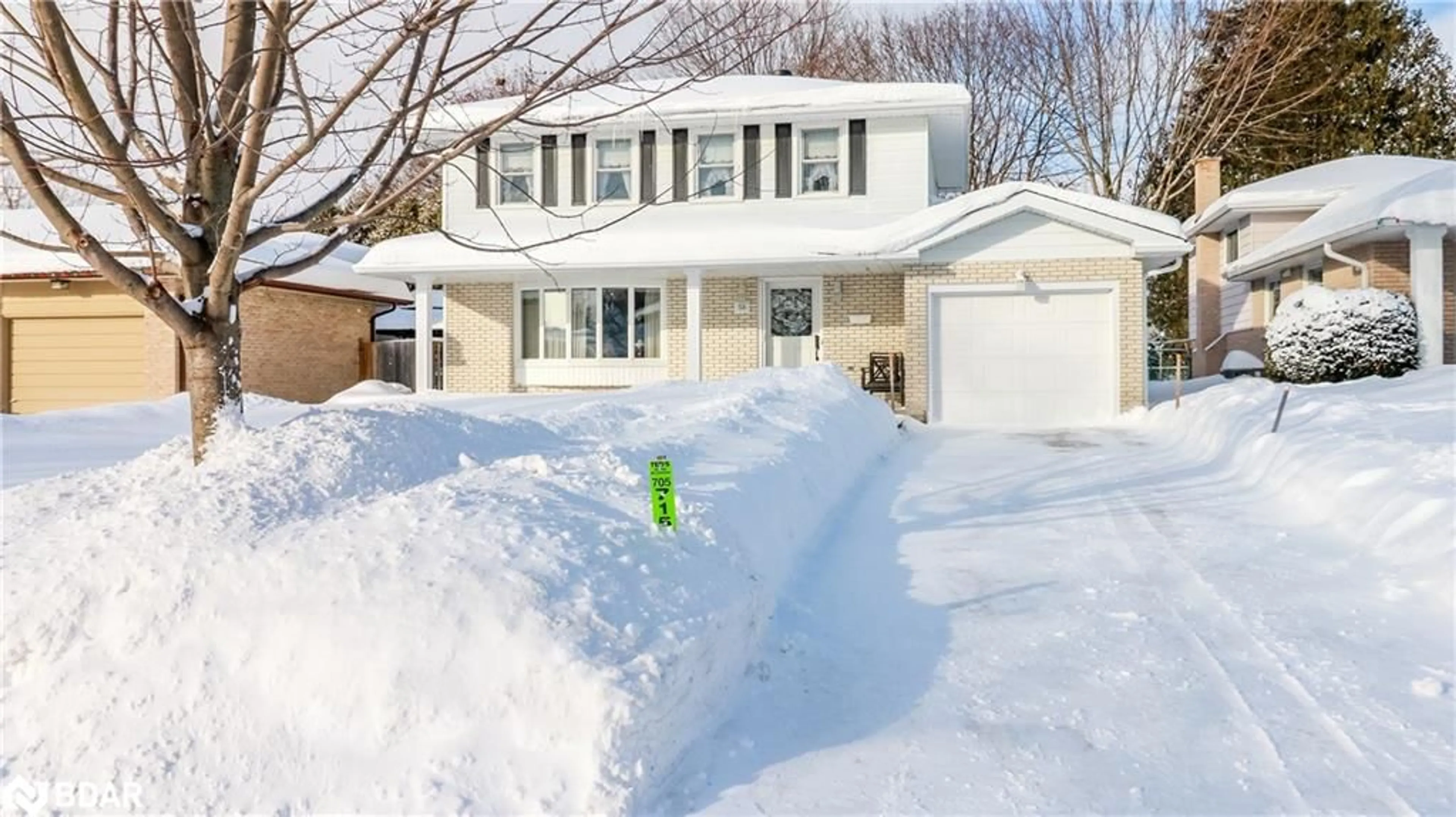 Home with vinyl exterior material, street for 50 Varden Ave, Barrie Ontario L4M 4P3