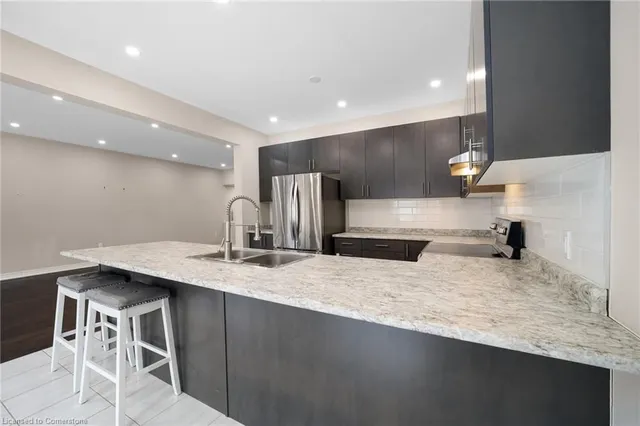 Additional property image - 8 Bethune Avenue