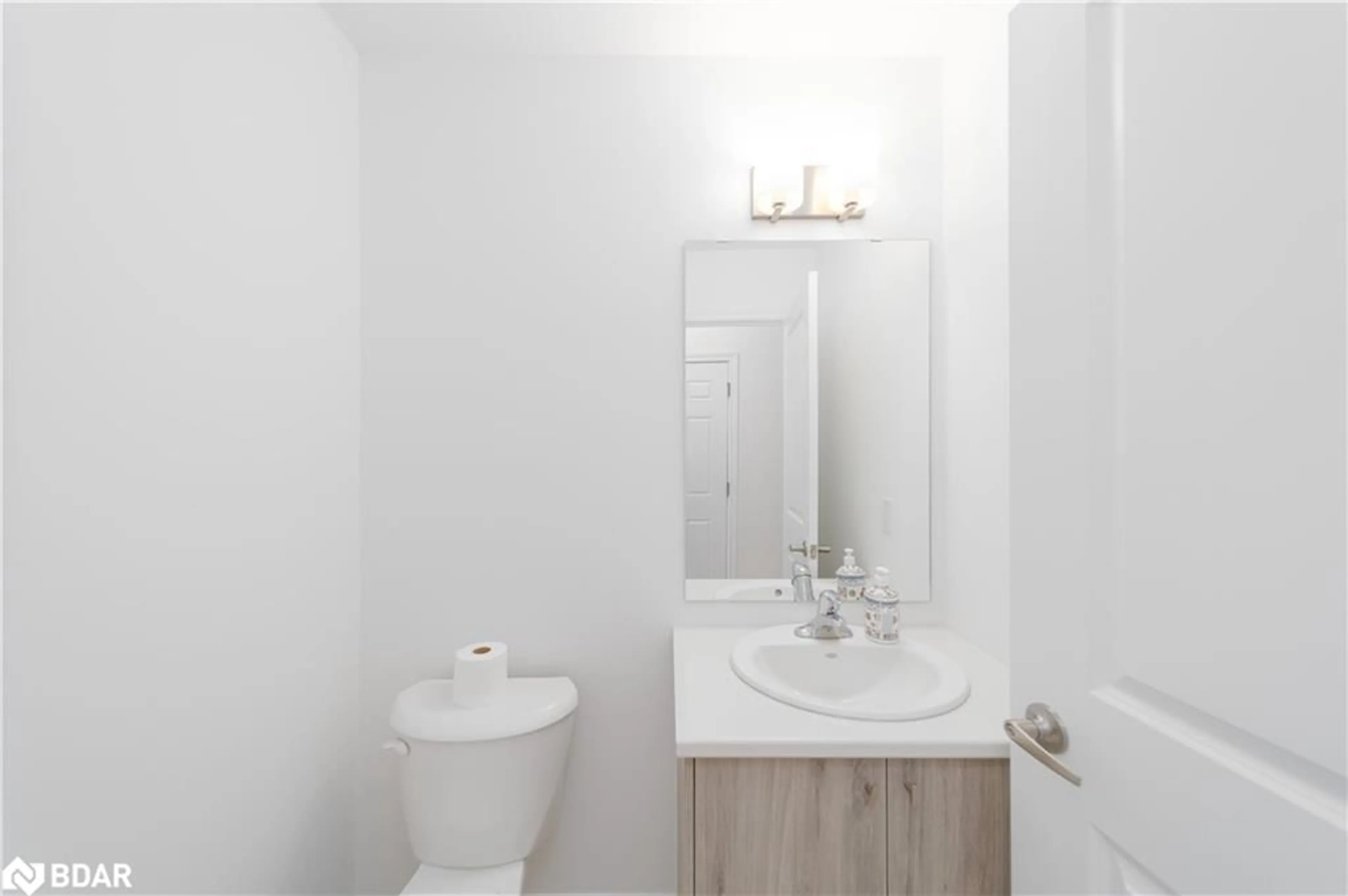 Standard bathroom, unknown for 2 Wagon Lane Lane, Barrie Ontario L9J 0V1