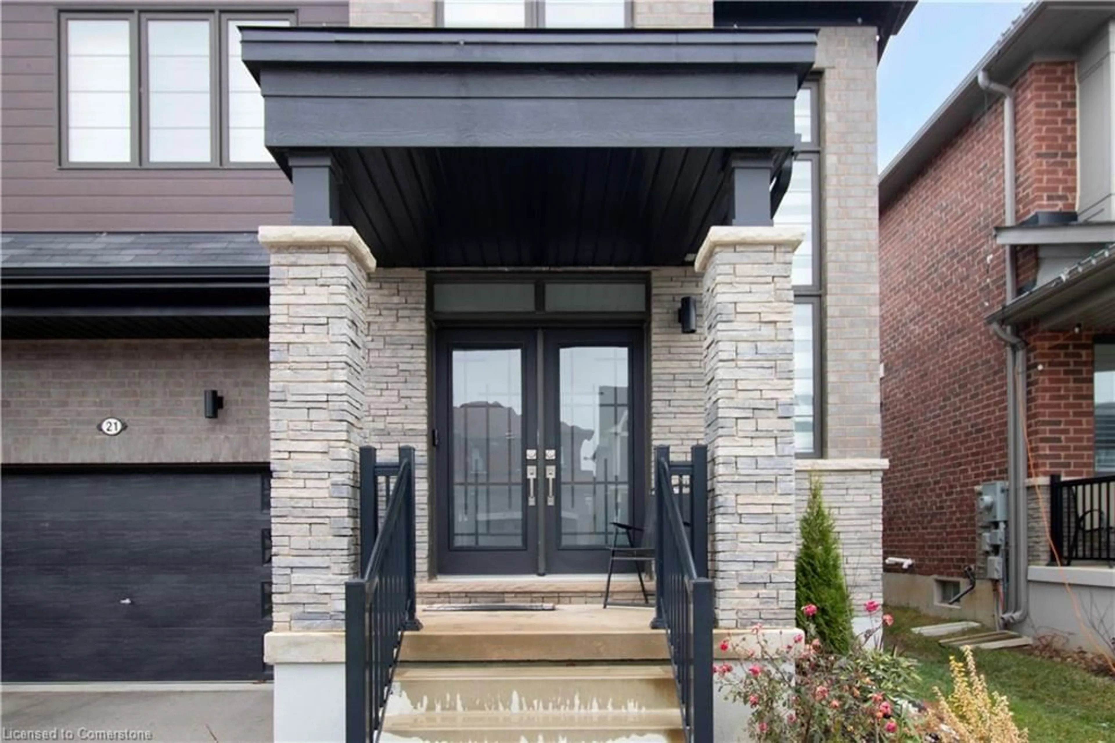 Home with brick exterior material, street for 21 Malcolm Cres, Caledonia Ontario N3W 0C8