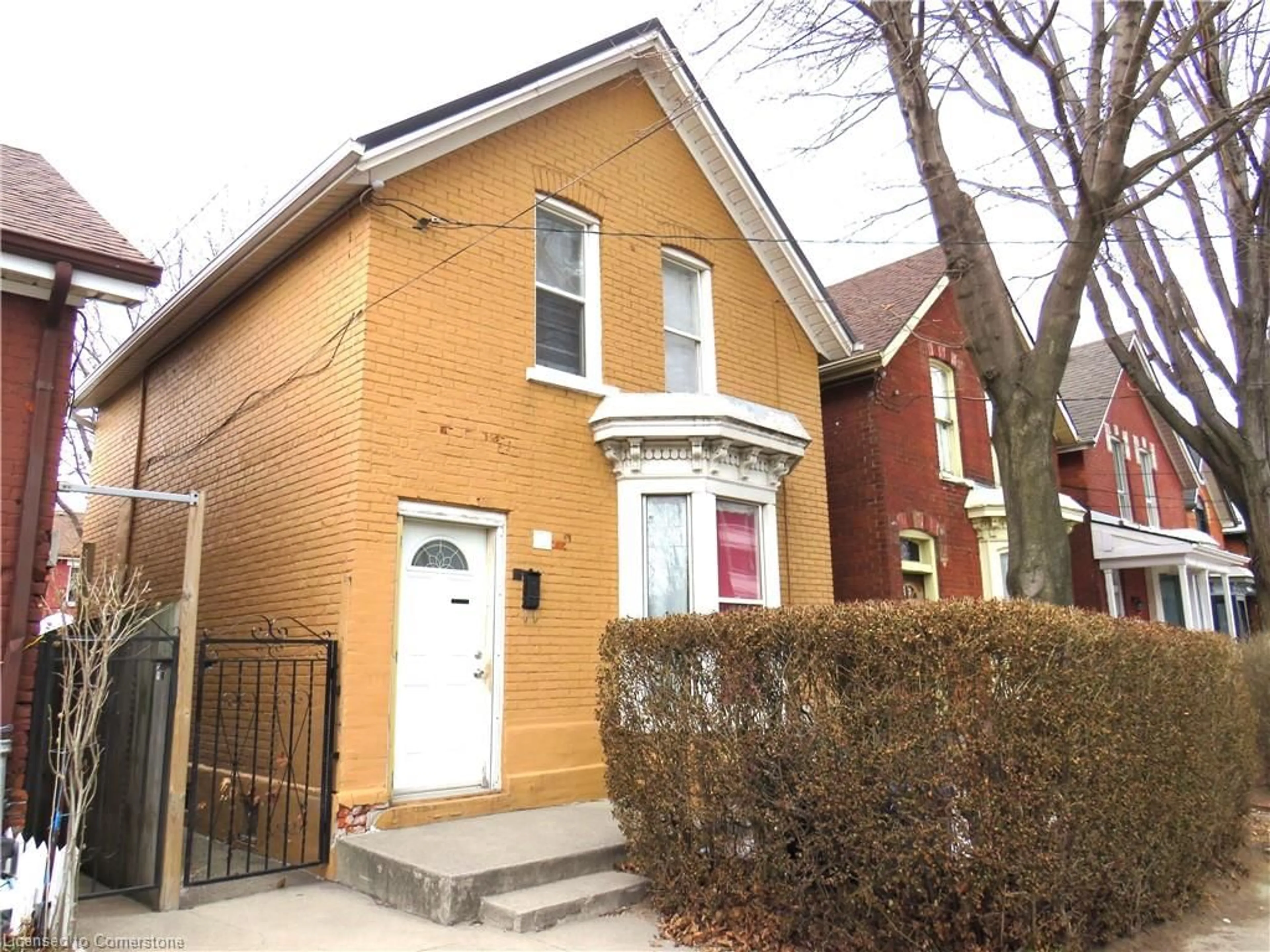 Home with brick exterior material, street for 29 Oxford St, Hamilton Ontario L8R 2W9