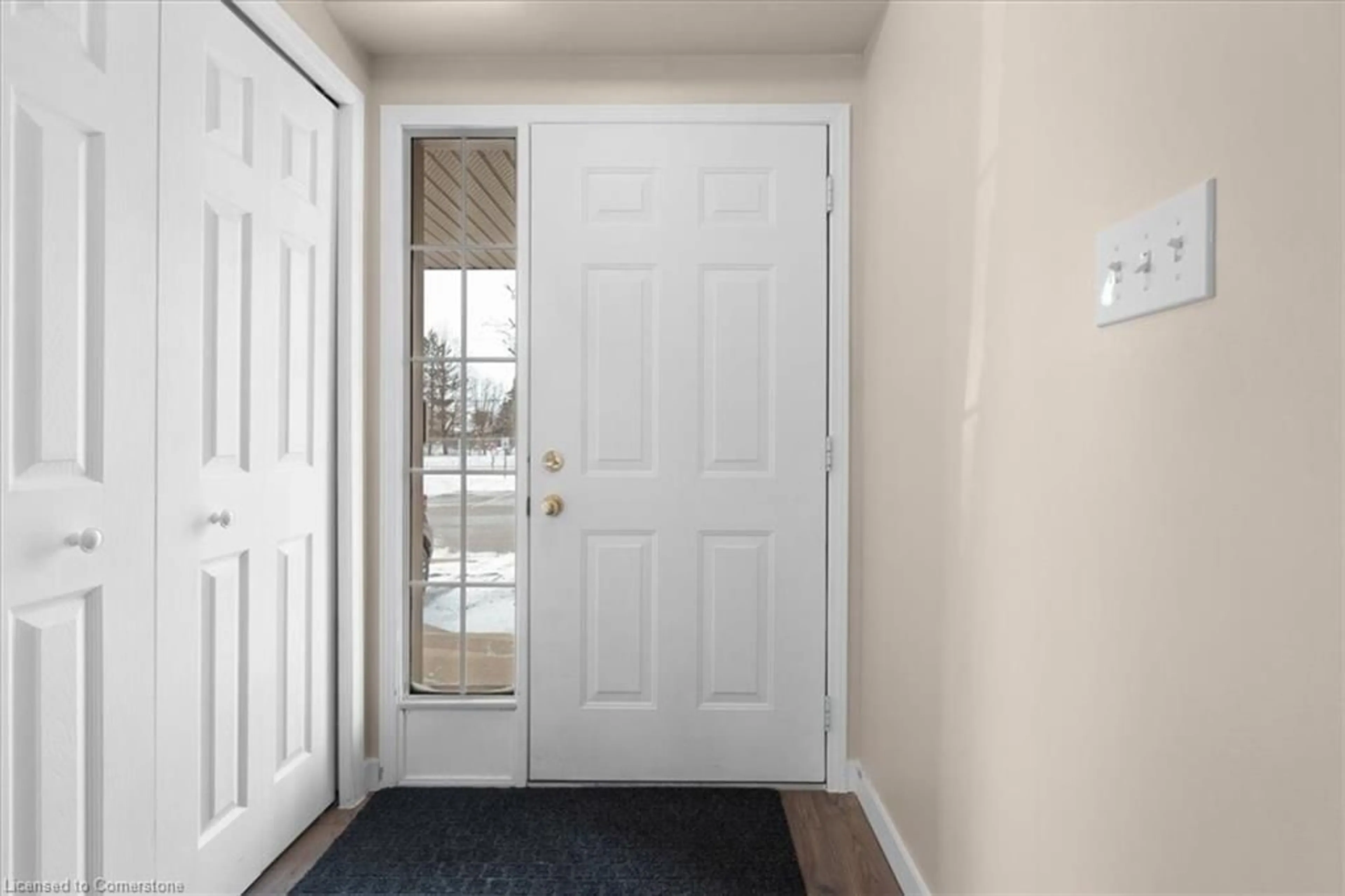 Indoor entryway for 15 Gregg Crt #5, Kitchener Ontario N2A 4H7