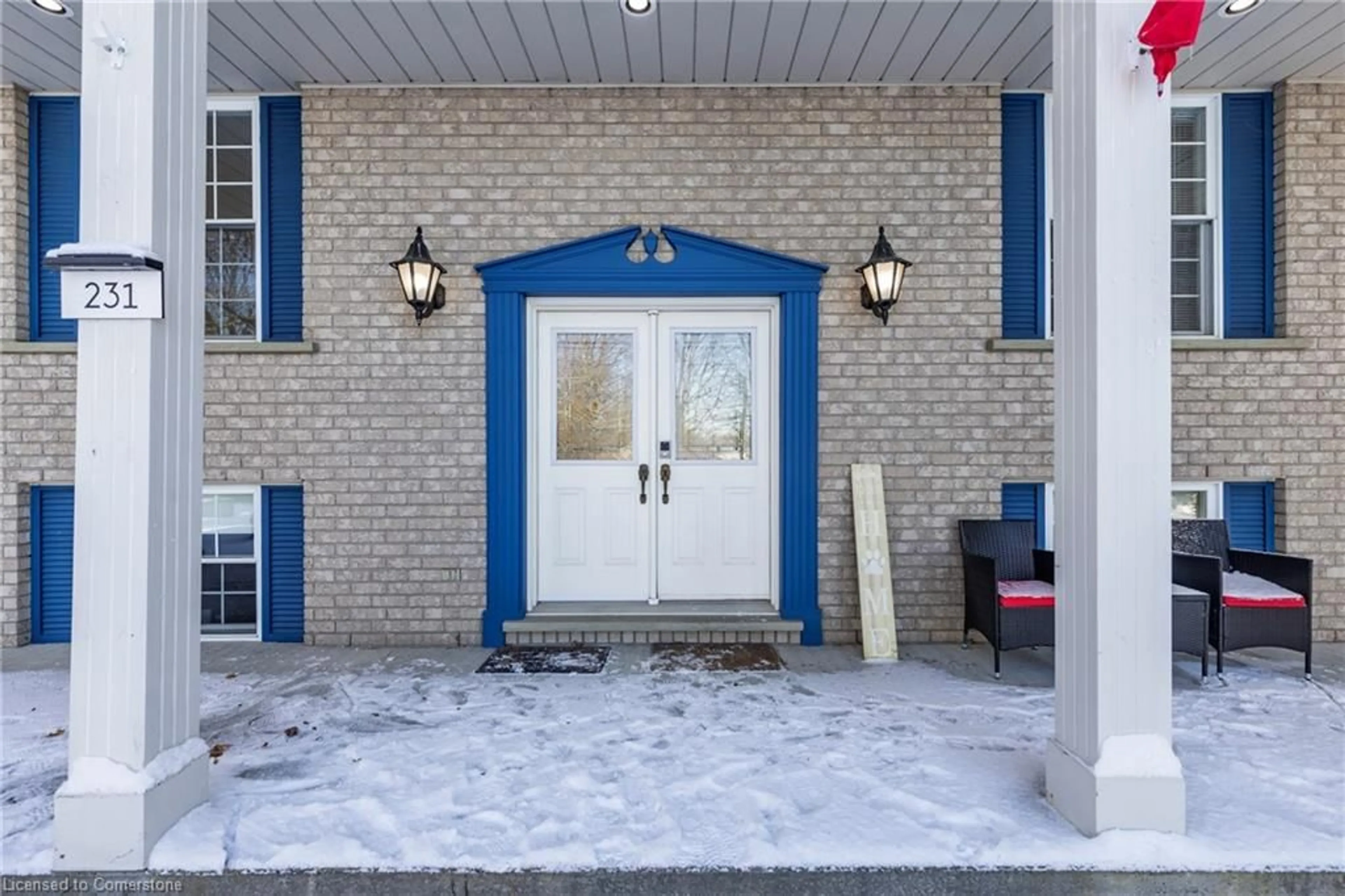 Indoor entryway for 231 Freelton Rd, Freelton Ontario L0R 1K0