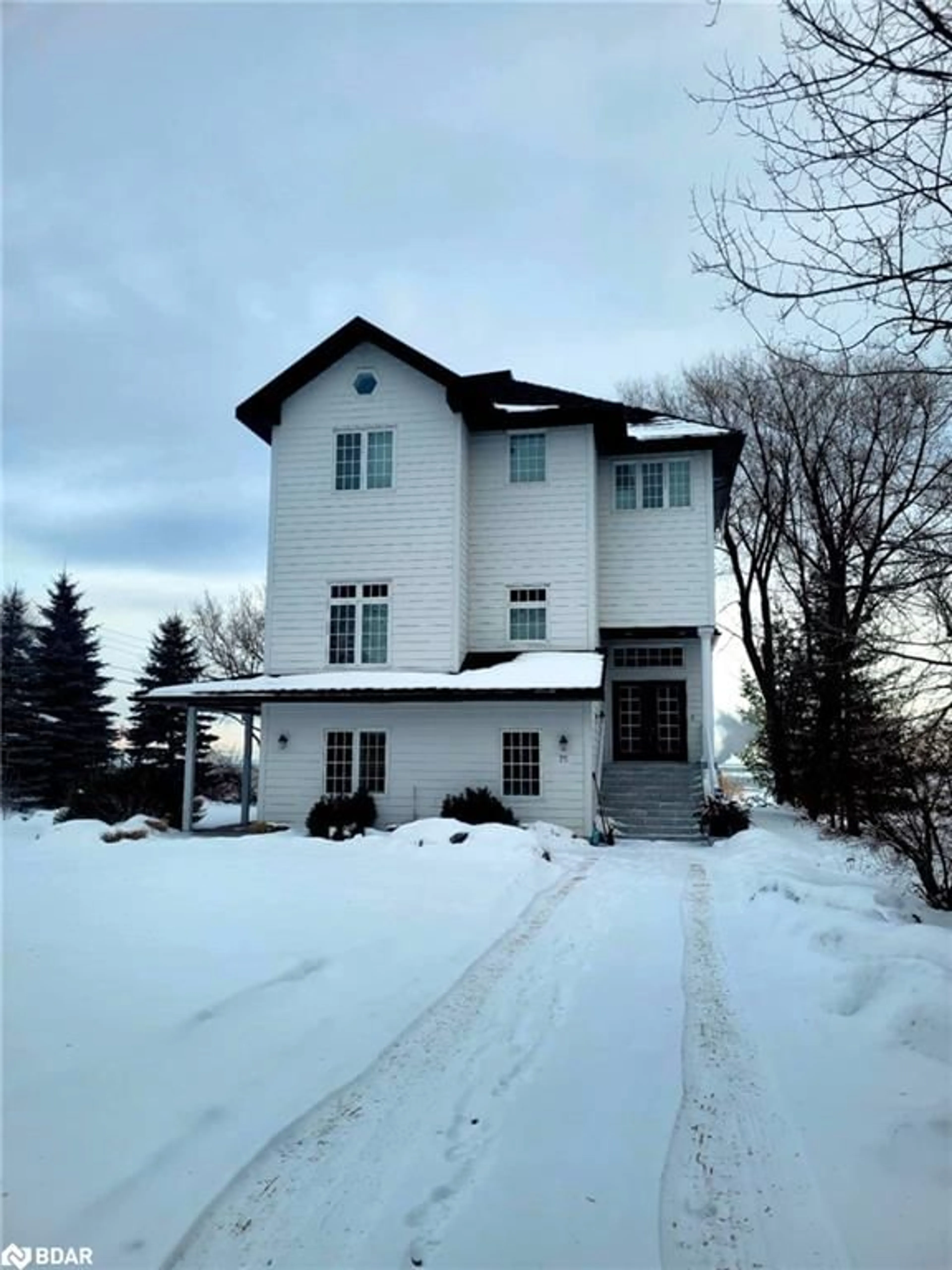 A pic from outside/outdoor area/front of a property/back of a property/a pic from drone, street for 75 Indian Trail Trail, Collingwood Ontario L9Y 0X2