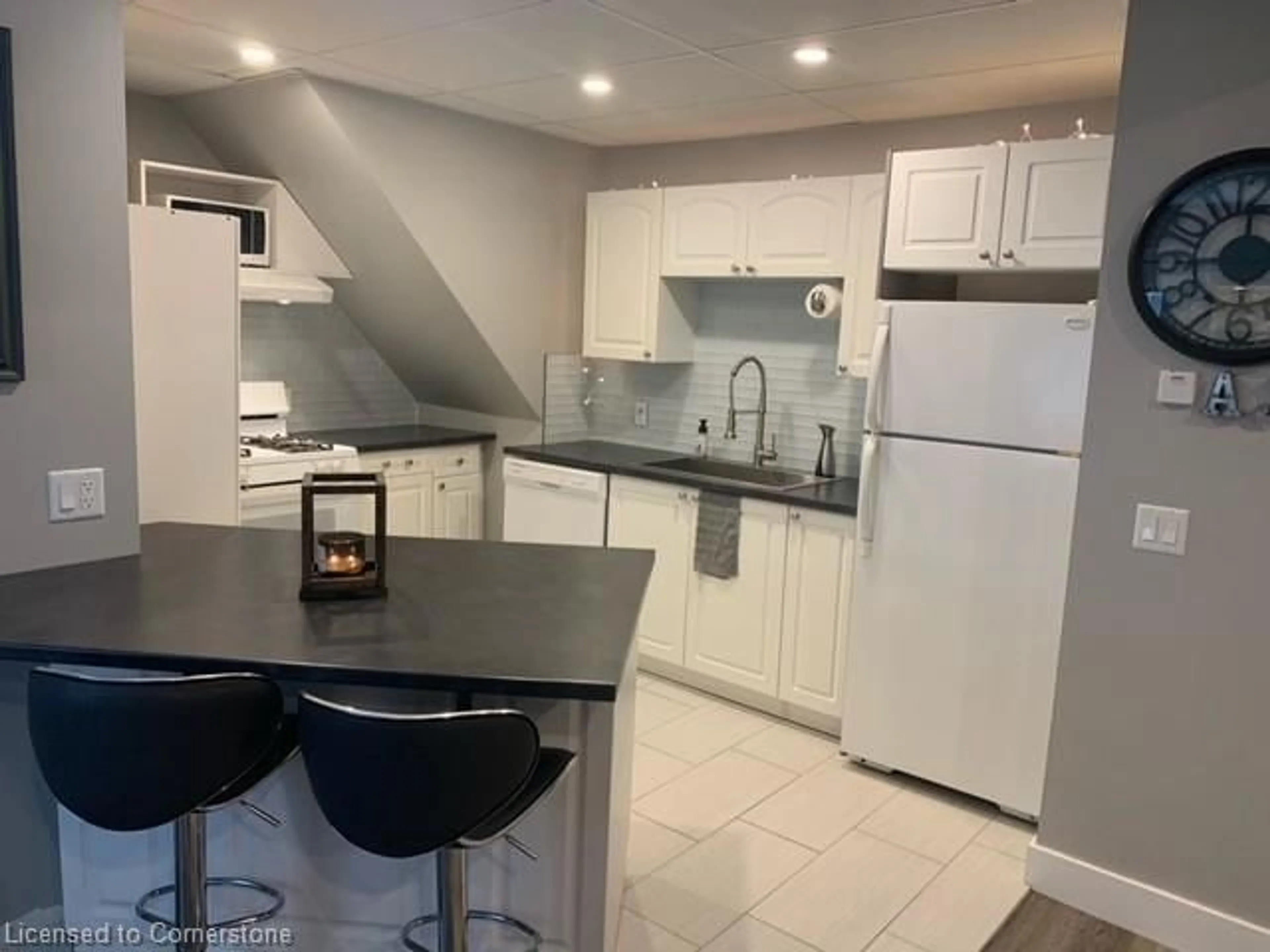 Standard kitchen, unknown for 6 Howard St, Hagersville Ontario N0A 1H0