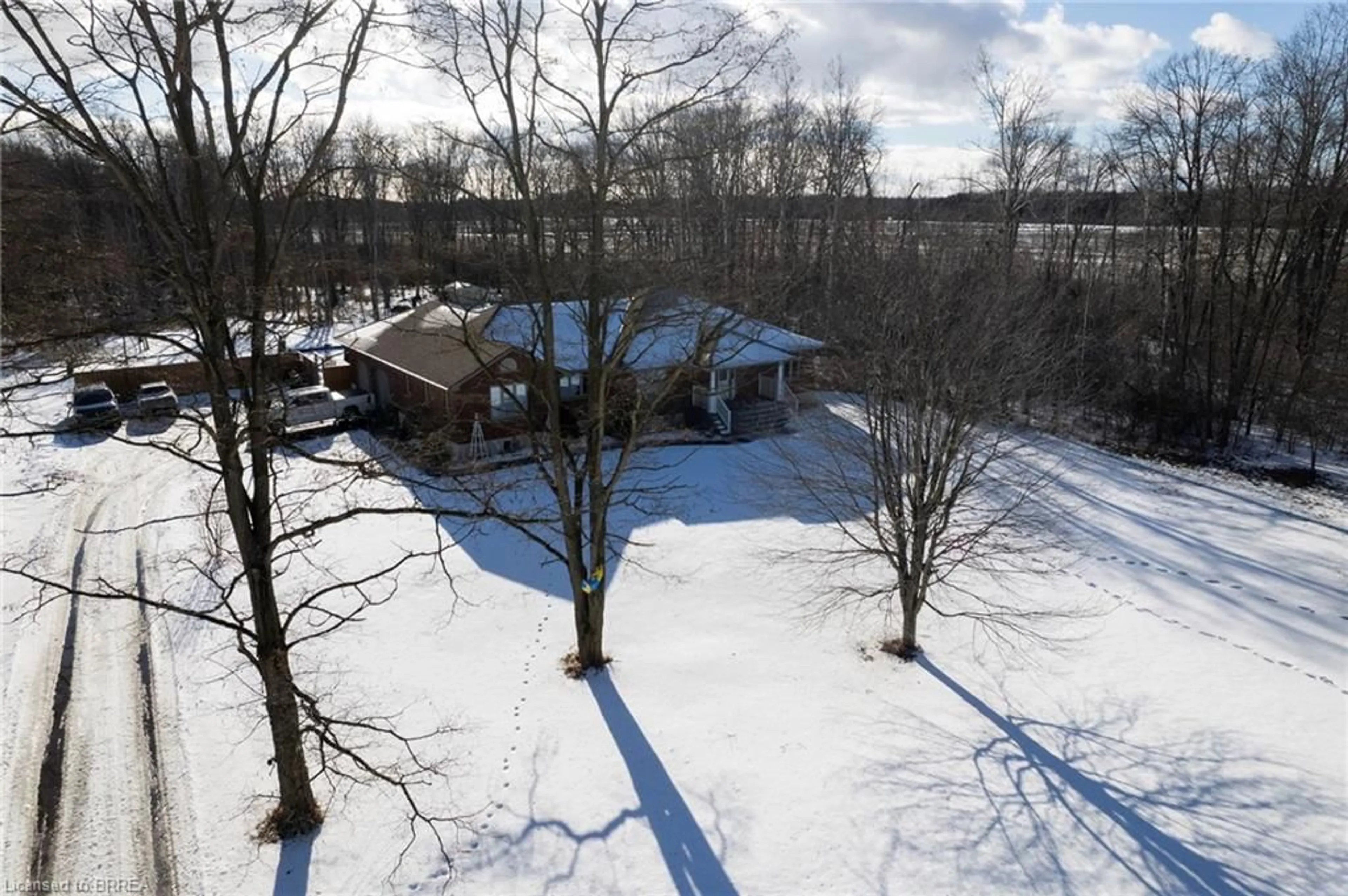 A pic from outside/outdoor area/front of a property/back of a property/a pic from drone, unknown for 468 Fairground Rd, Langton Ontario N0E 1G0