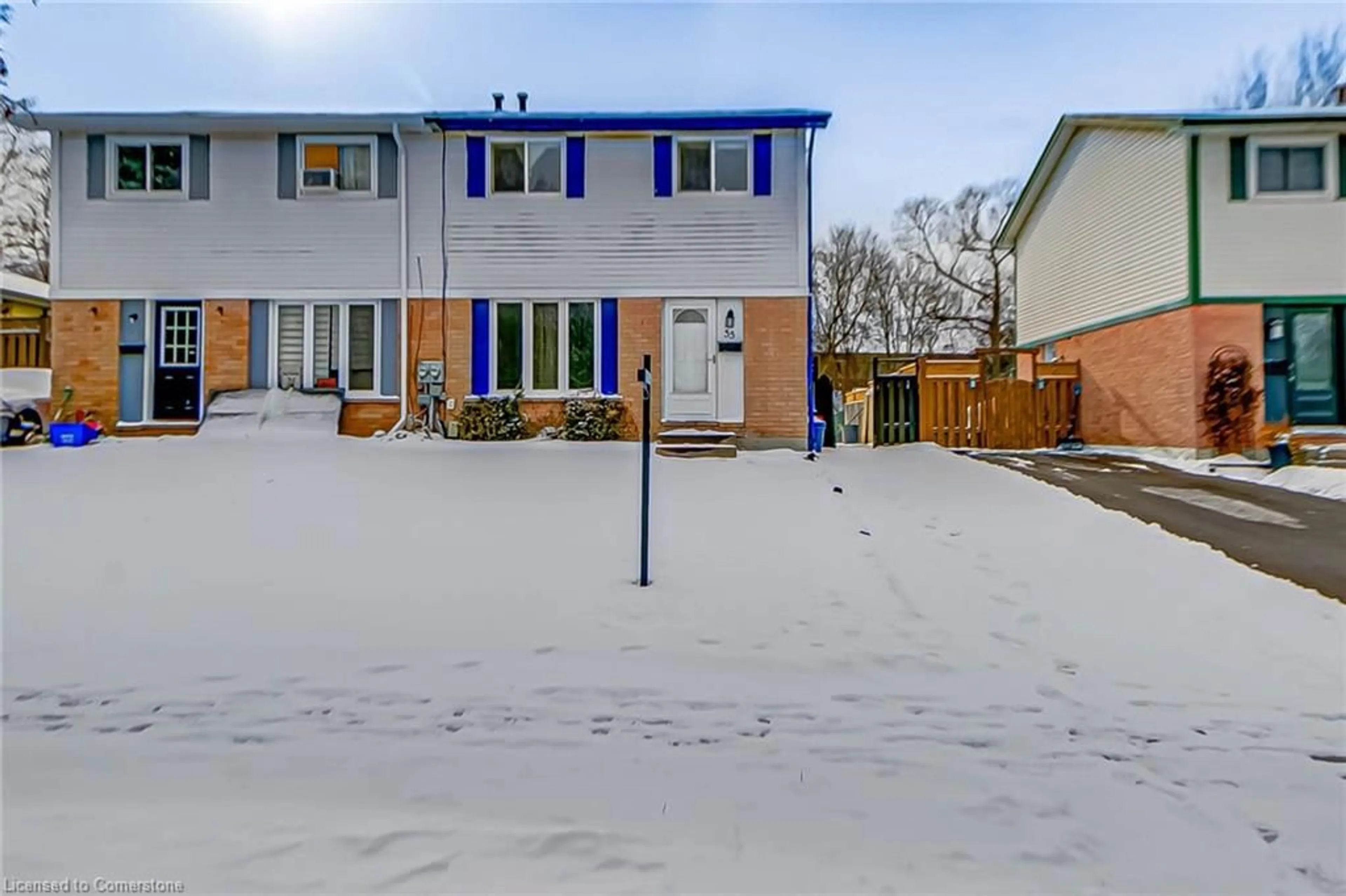 A pic from outside/outdoor area/front of a property/back of a property/a pic from drone, street for 55 Woodlawn Ave, Brantford Ontario N3V 1A6