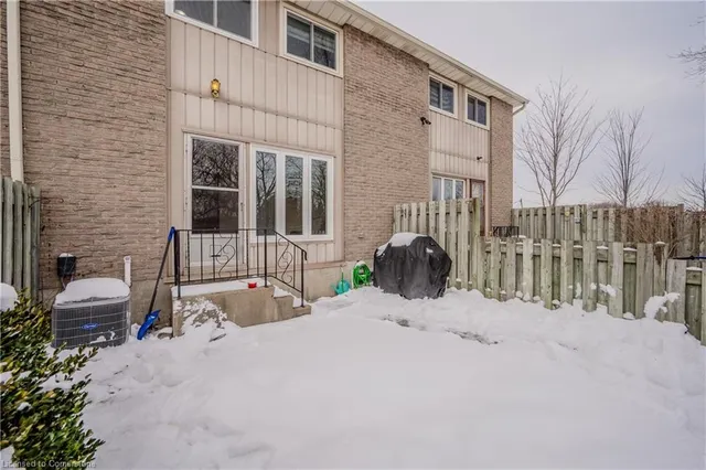 Additional property image - 25 Upper Canada Dr Unit 27