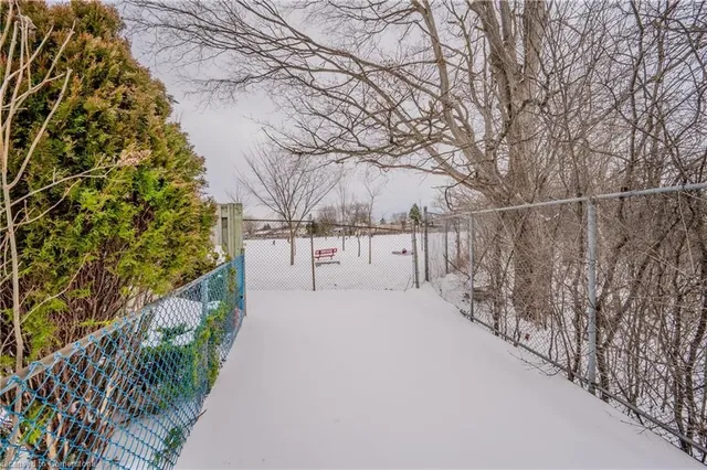 Additional property image - 25 Upper Canada Dr Unit 27