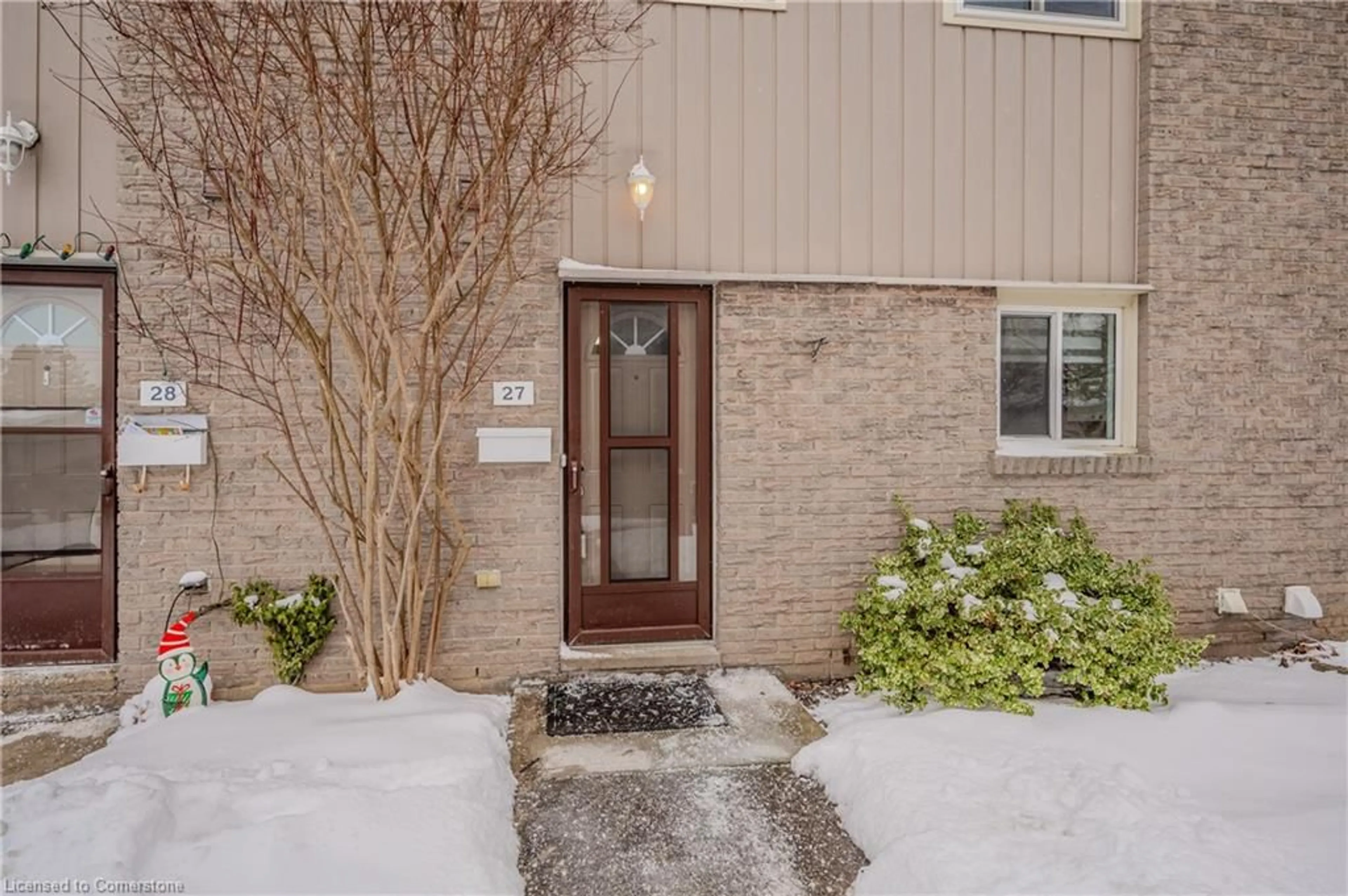 Indoor entryway for 25 Upper Canada Dr #27, Kitchener Ontario N2P 1G2