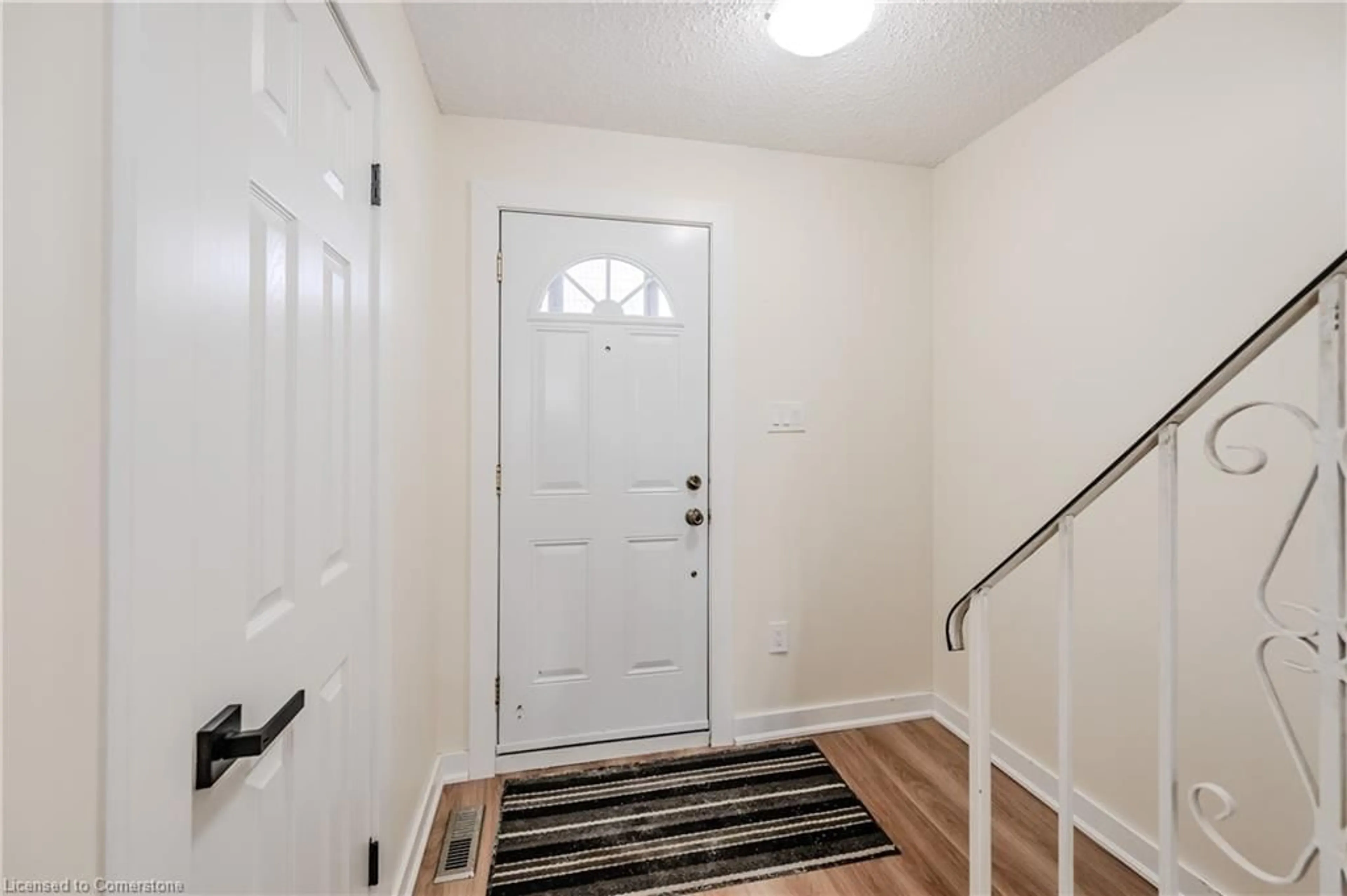 Indoor entryway for 25 Upper Canada Dr #27, Kitchener Ontario N2P 1G2