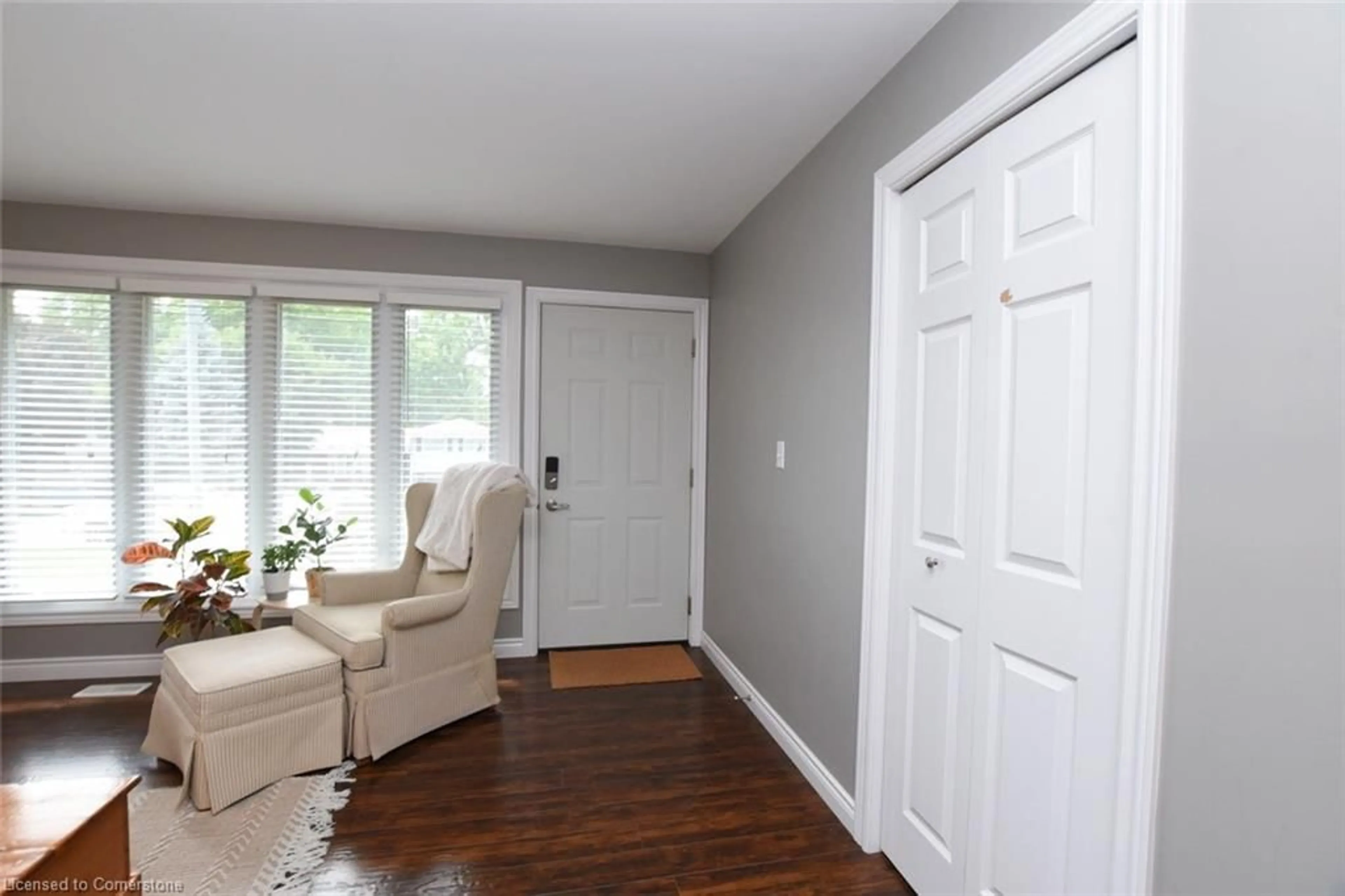 Indoor entryway for 42 Seneca Street St, Cayuga Ontario N0A 1E0