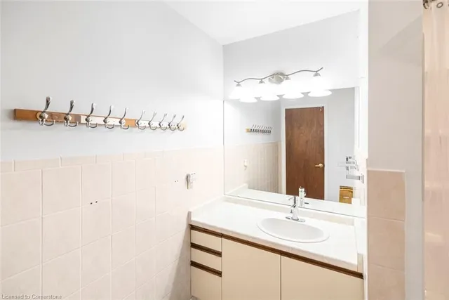 Additional property image - 520 Anson Dr