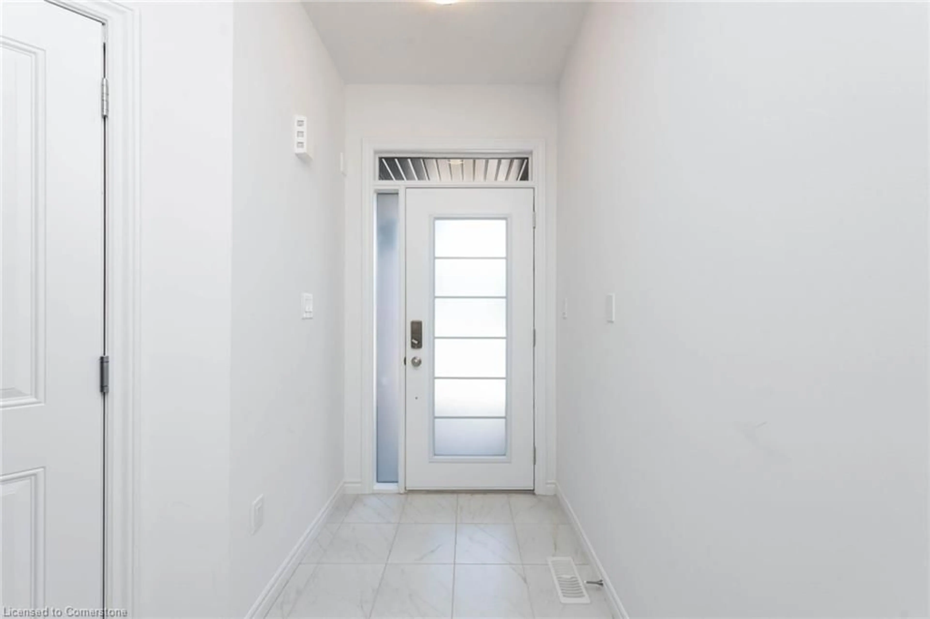 Indoor entryway for 3985 Crown St, Beamsville Ontario L0R 1B4