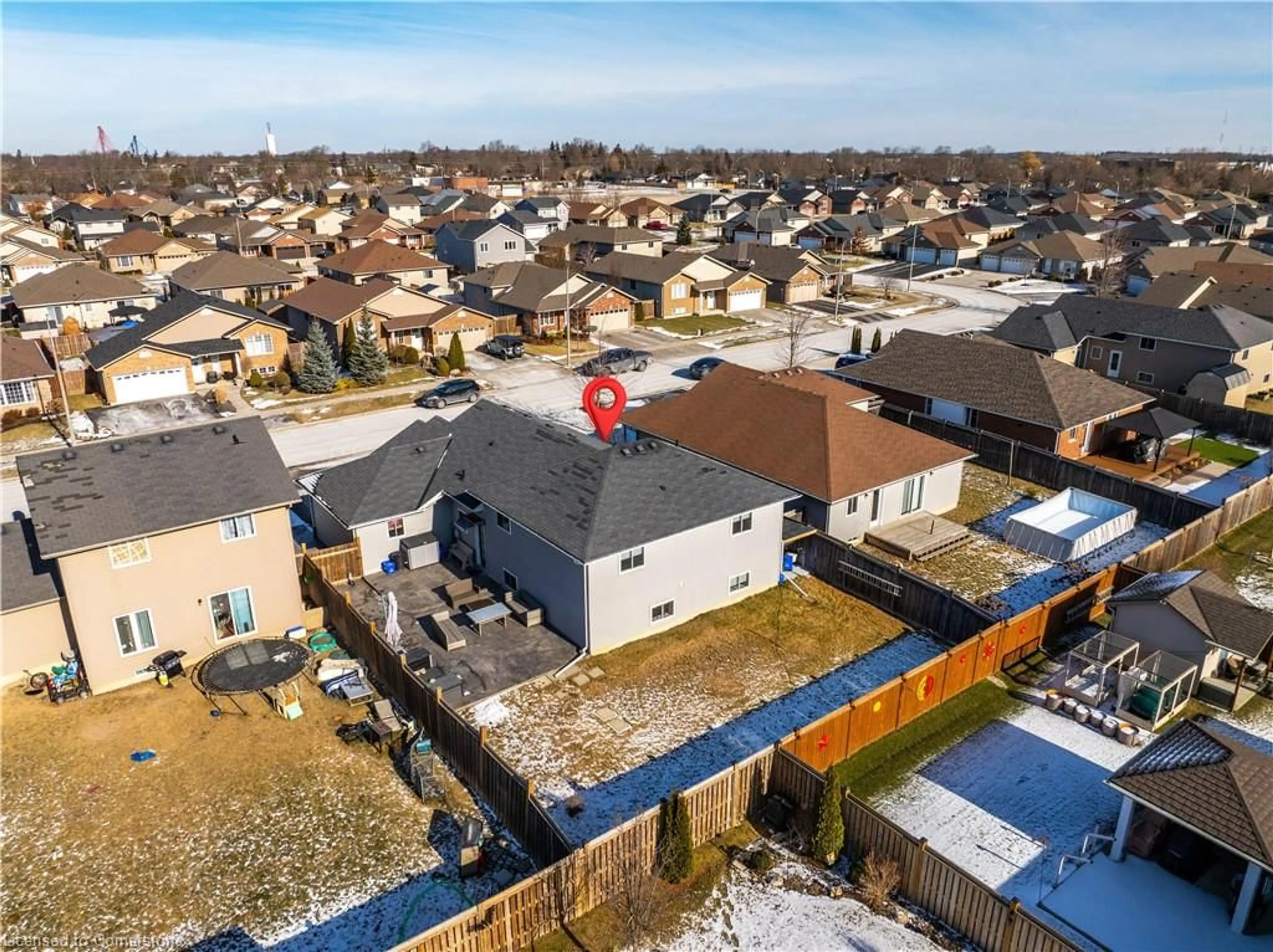 A pic from outside/outdoor area/front of a property/back of a property/a pic from drone, street for 6 Donald Crescent Cres, Haldimand Ontario N0A 1H0