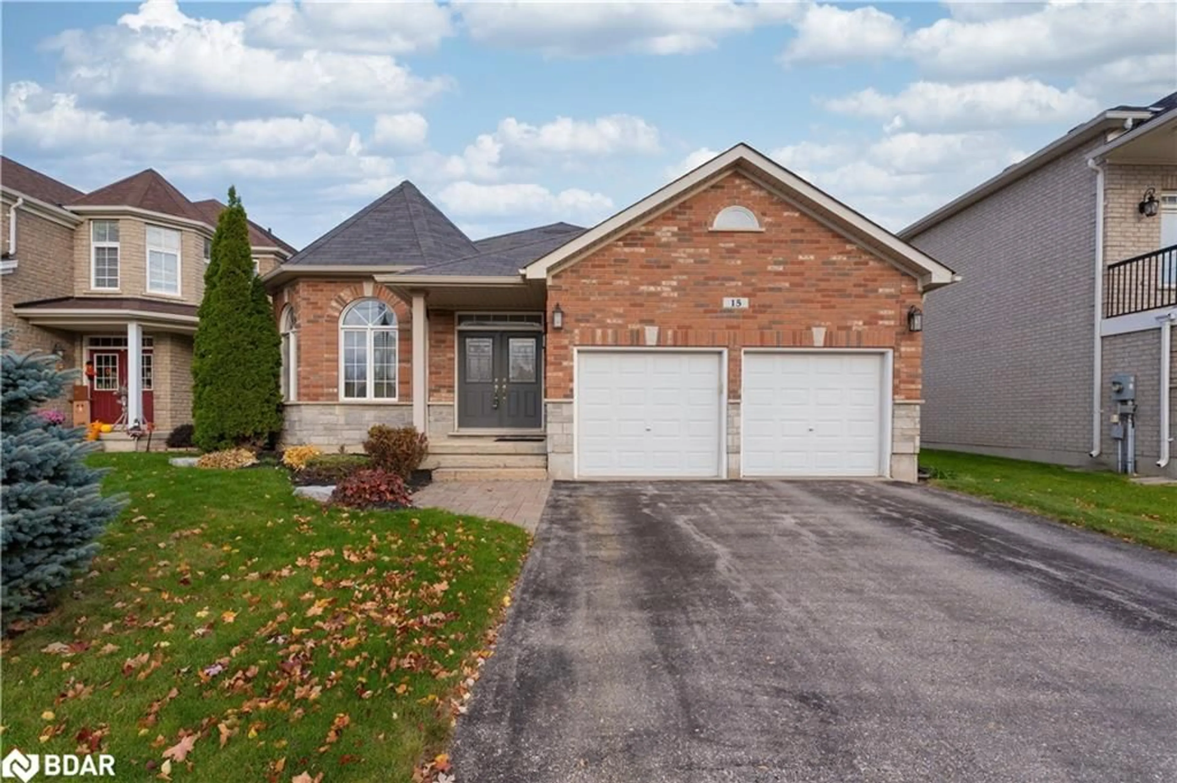 Home with brick exterior material, street for 15 Prince William Way, Barrie Ontario L4N 0Y9