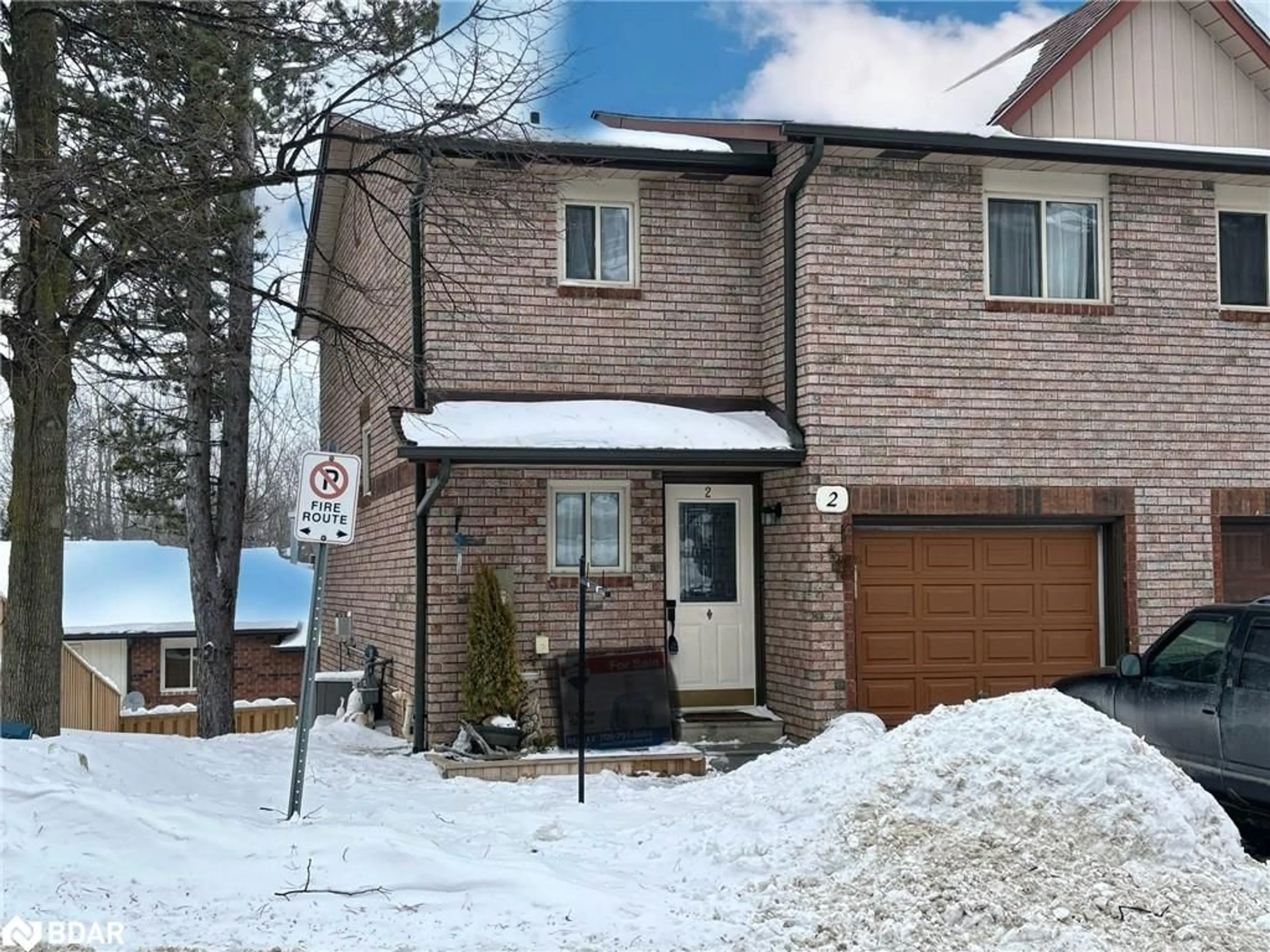 Home with brick exterior material, street for 2 Sawmill Rd #36, Barrie Ontario L4N 6X3