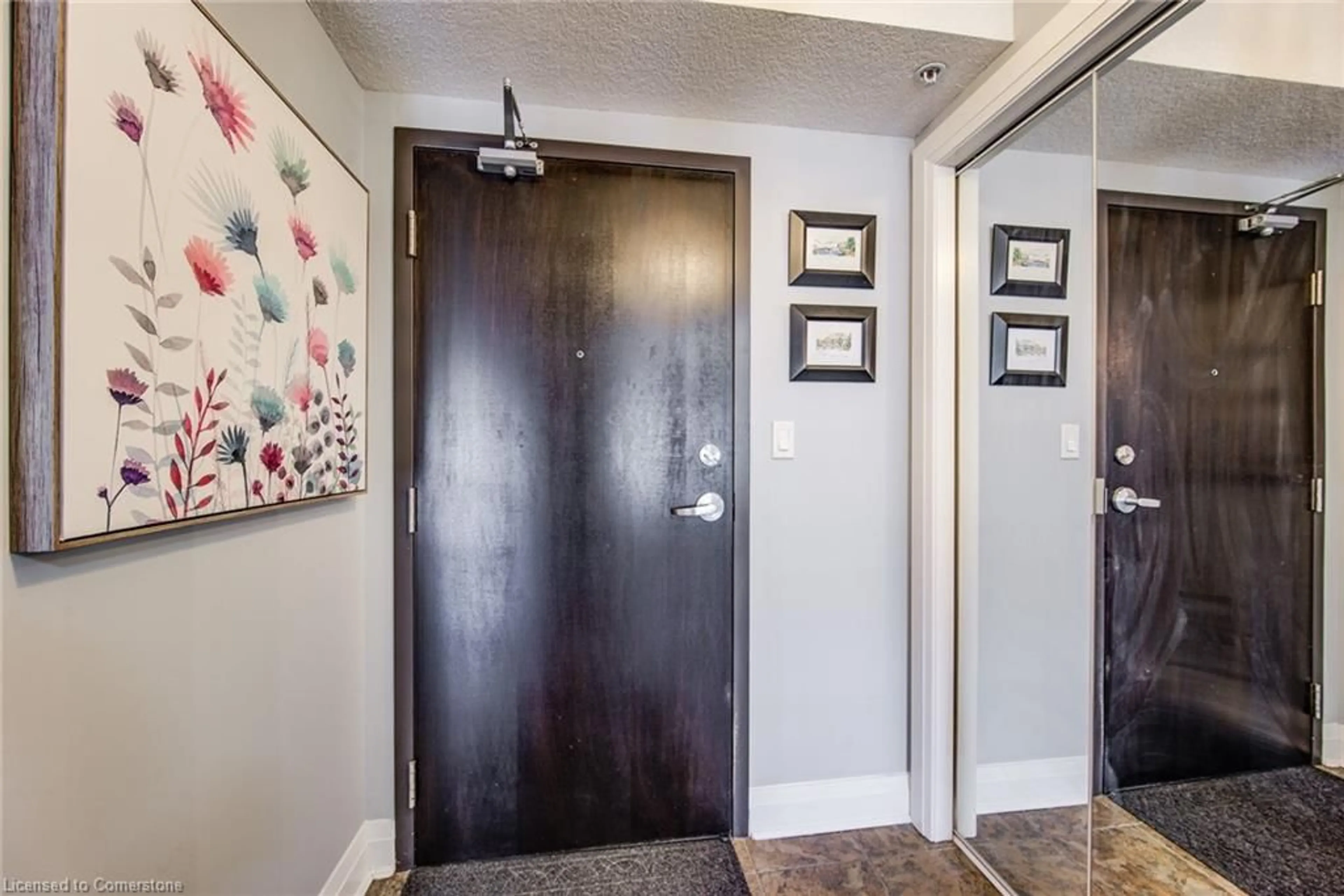 Indoor entryway for 776 Laurelwood Dr #405, Waterloo Ontario N2V 0A8