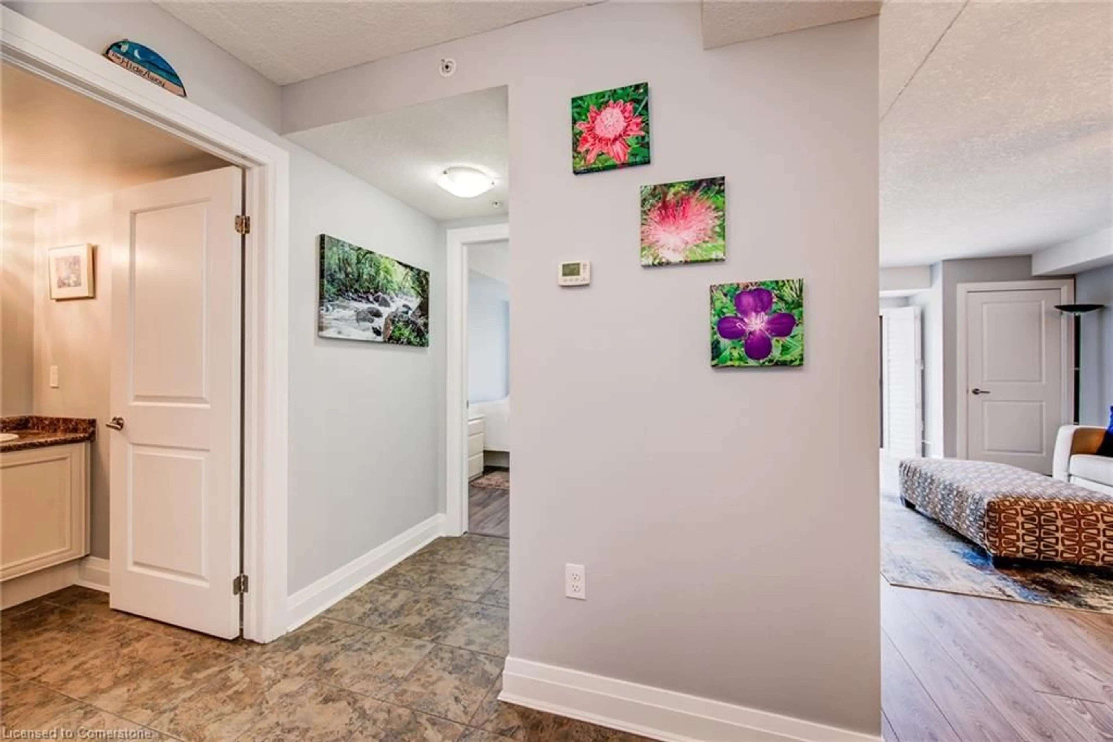 Indoor entryway for 776 Laurelwood Dr #405, Waterloo Ontario N2V 0A8