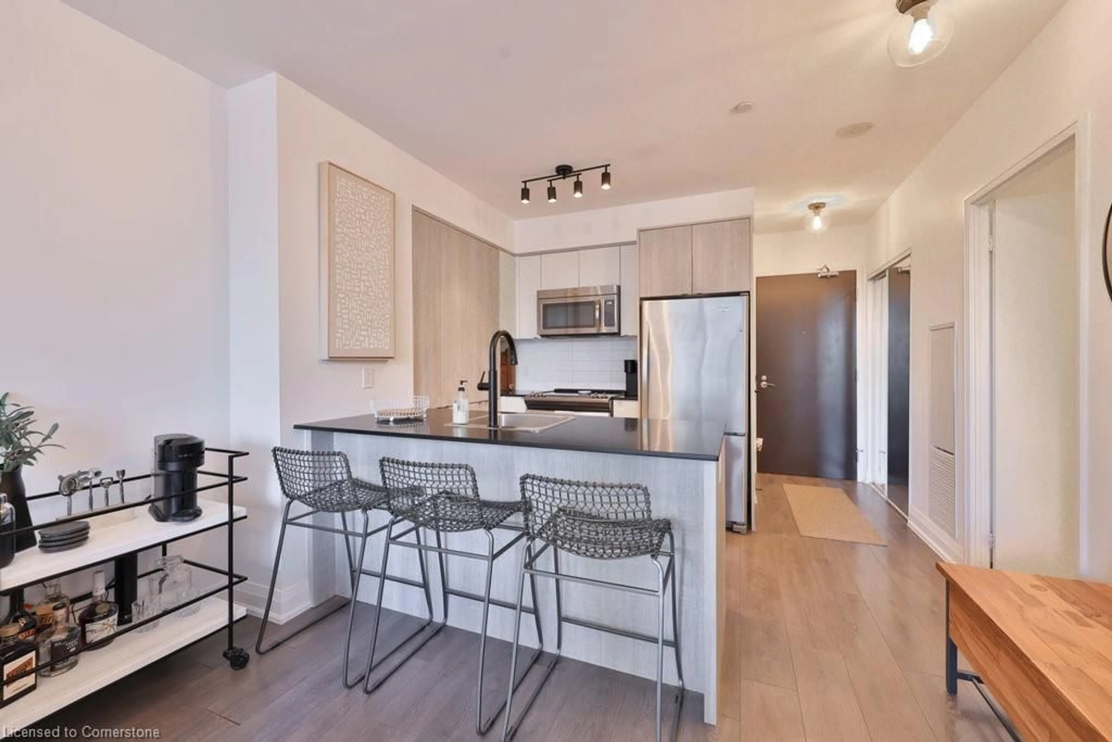 Open concept kitchen, unknown for 9 Valhalla Inn Rd #306, Toronto Ontario M9B 0B2