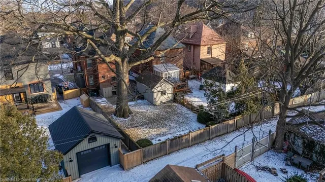 Additional property image - 206 Fairleigh Ave