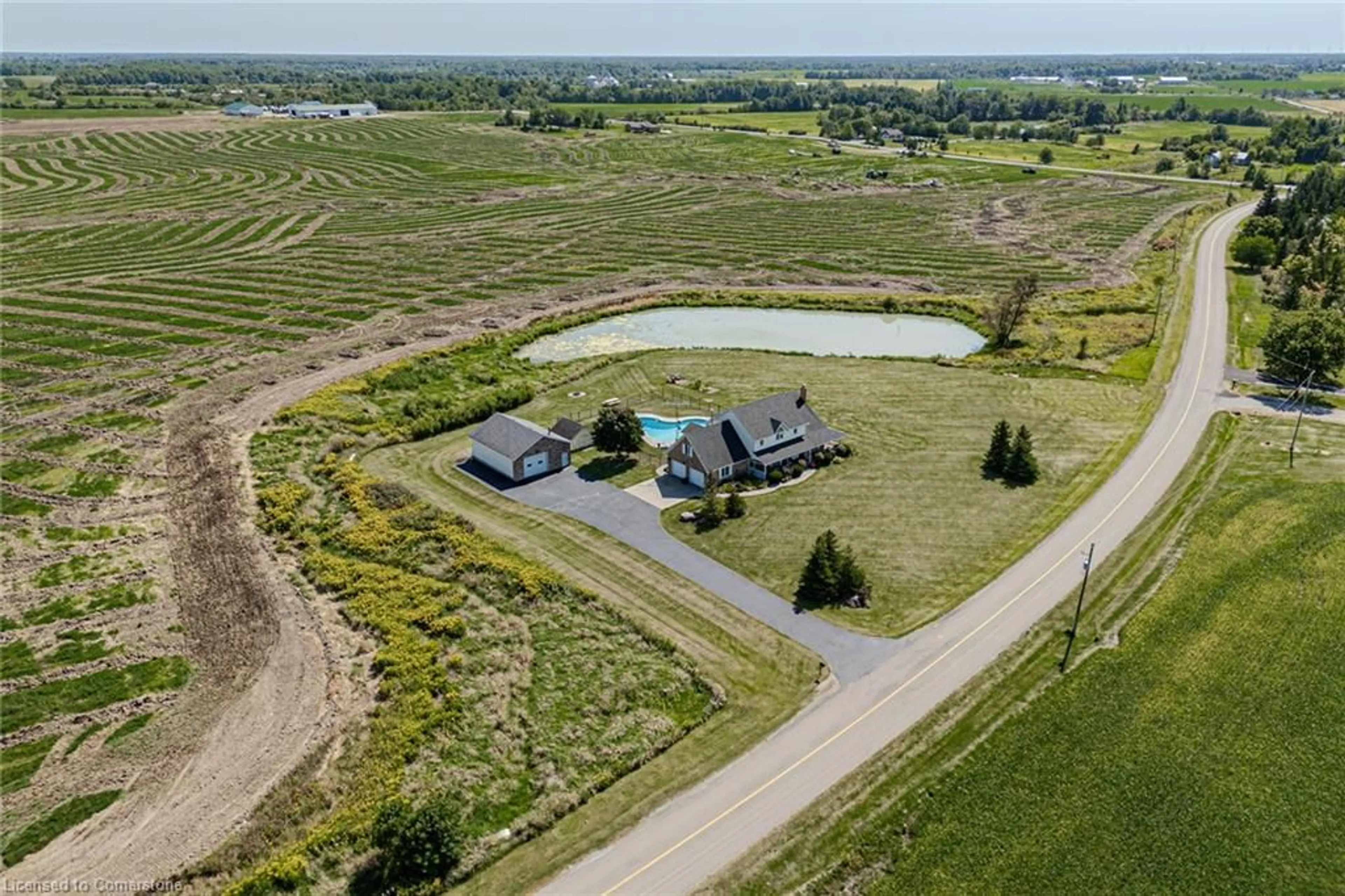 A pic from outside/outdoor area/front of a property/back of a property/a pic from drone, water/lake/river/ocean view for 6335 Sinclairville Rd, Glanbrook Ontario L0R 1C0