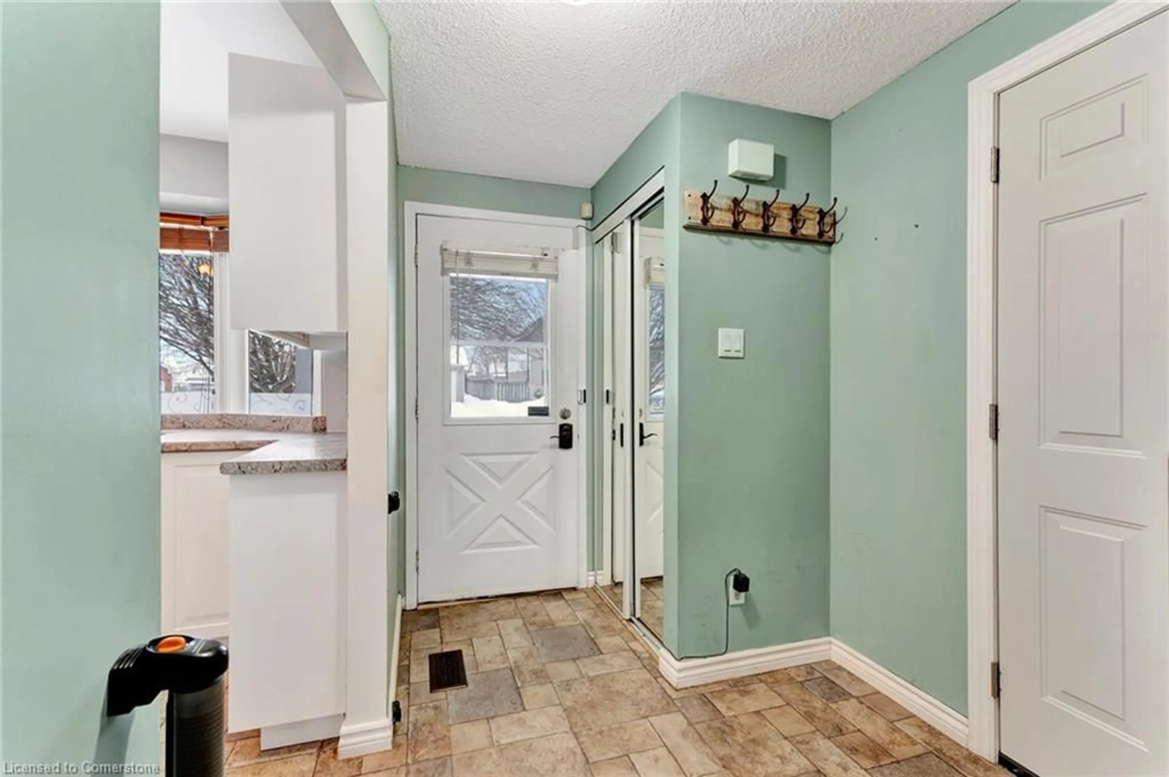 Indoor entryway for 43 Ploughmans Cres, Cambridge Ontario N1P 1B2