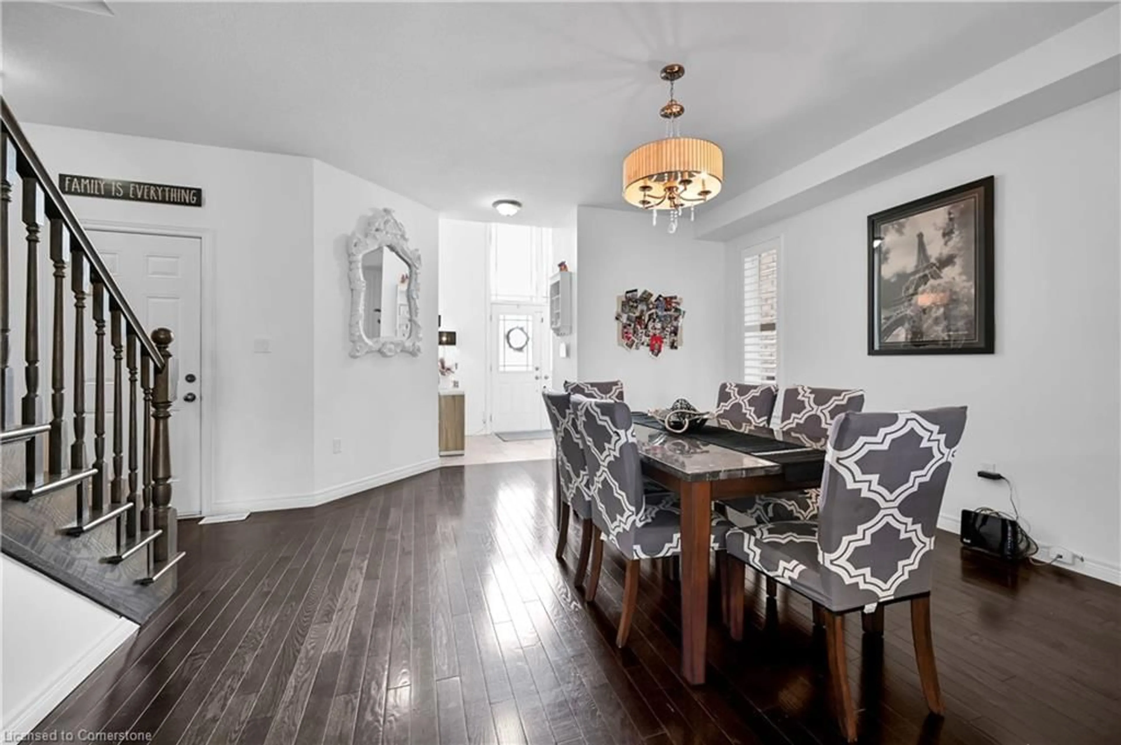 Dining room, wood/laminate floor for 130 Chartwell Circle, Hamilton Ontario L9A 0C4