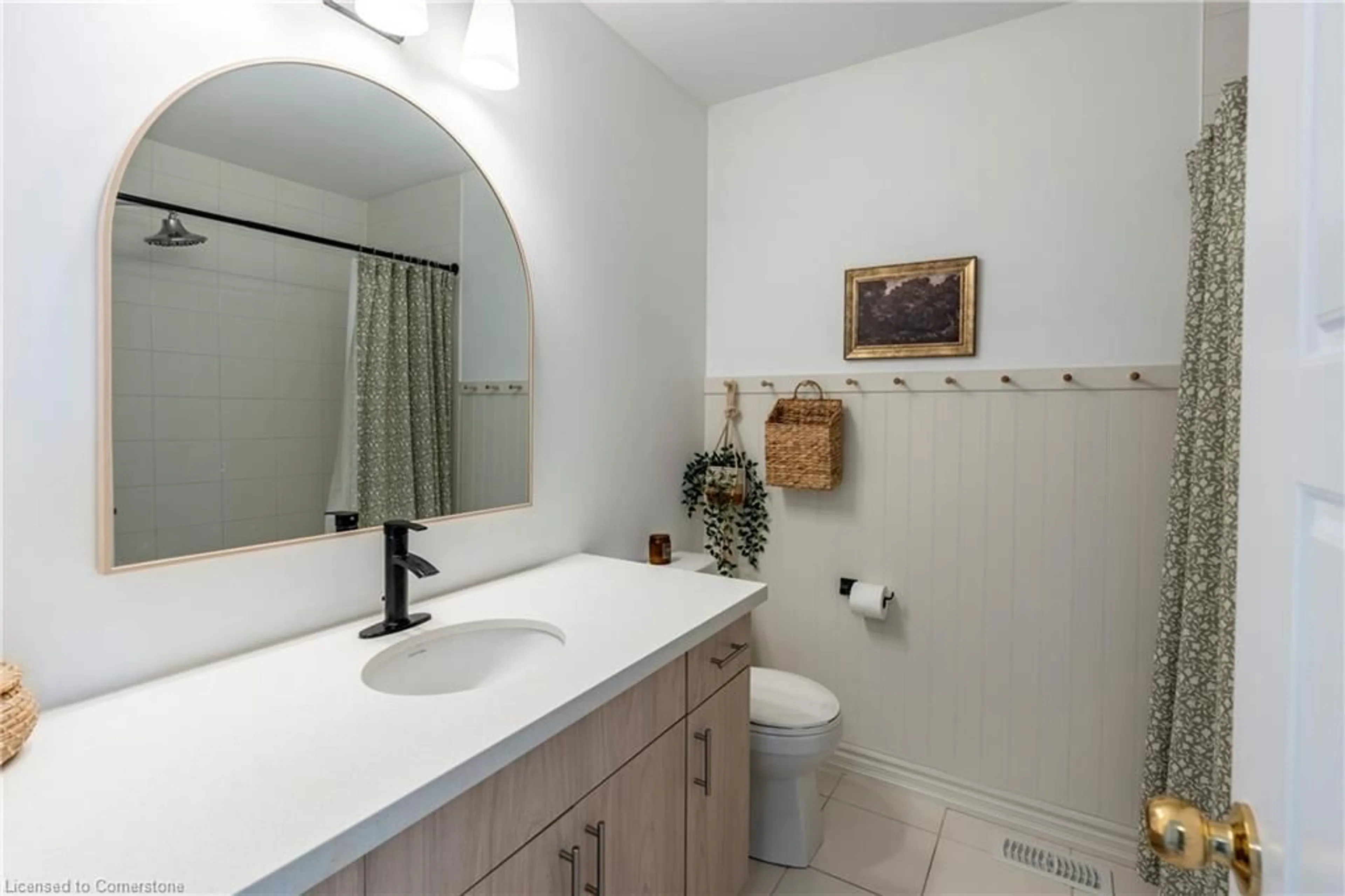 Standard bathroom, ceramic/tile floor for 403 Westwood Dr #43, Kitchener Ontario N2M 0B5