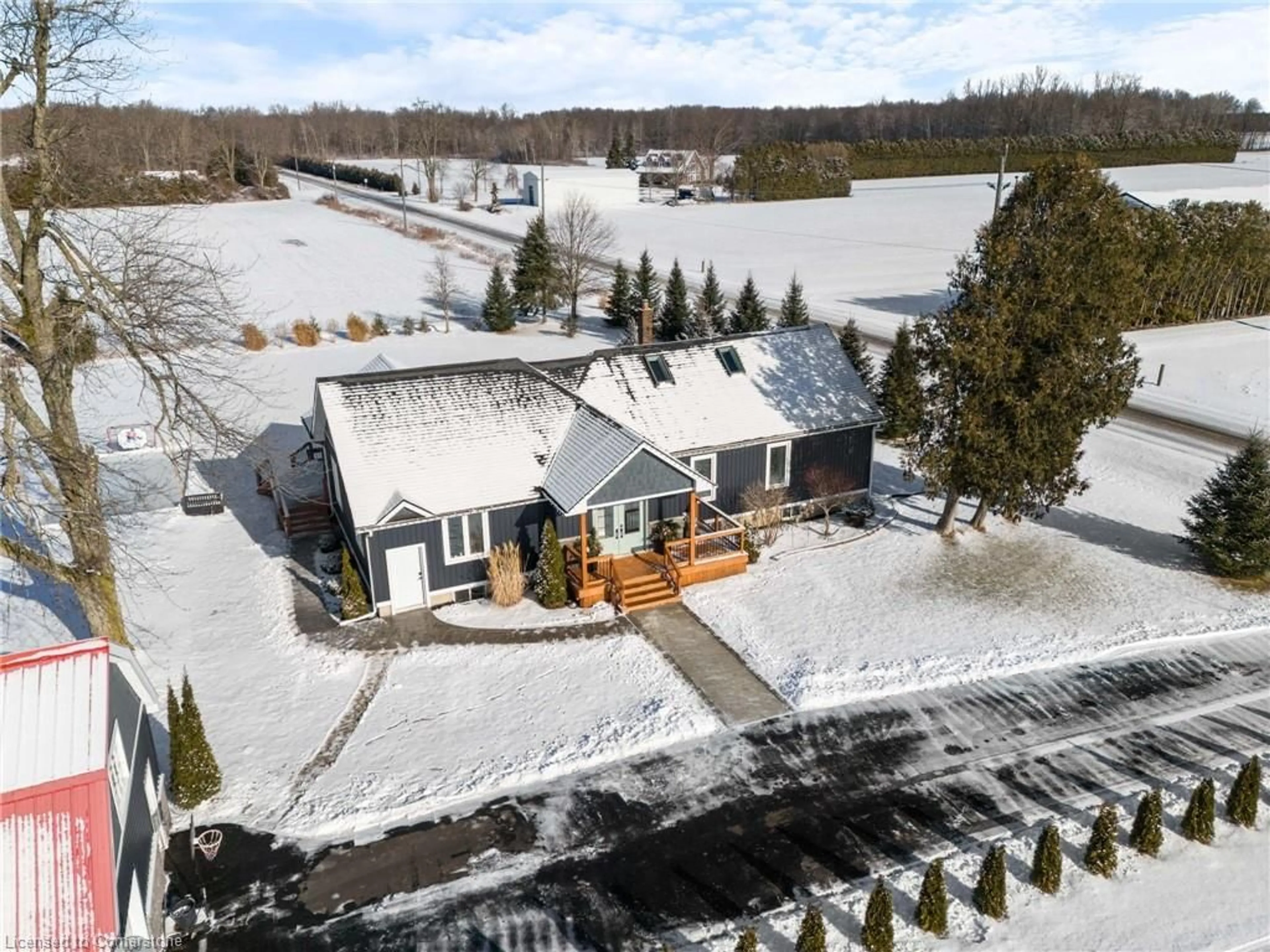 A pic from outside/outdoor area/front of a property/back of a property/a pic from drone, unknown for 2601 Nixon Rd, Simcoe Ontario N3Y 4K6