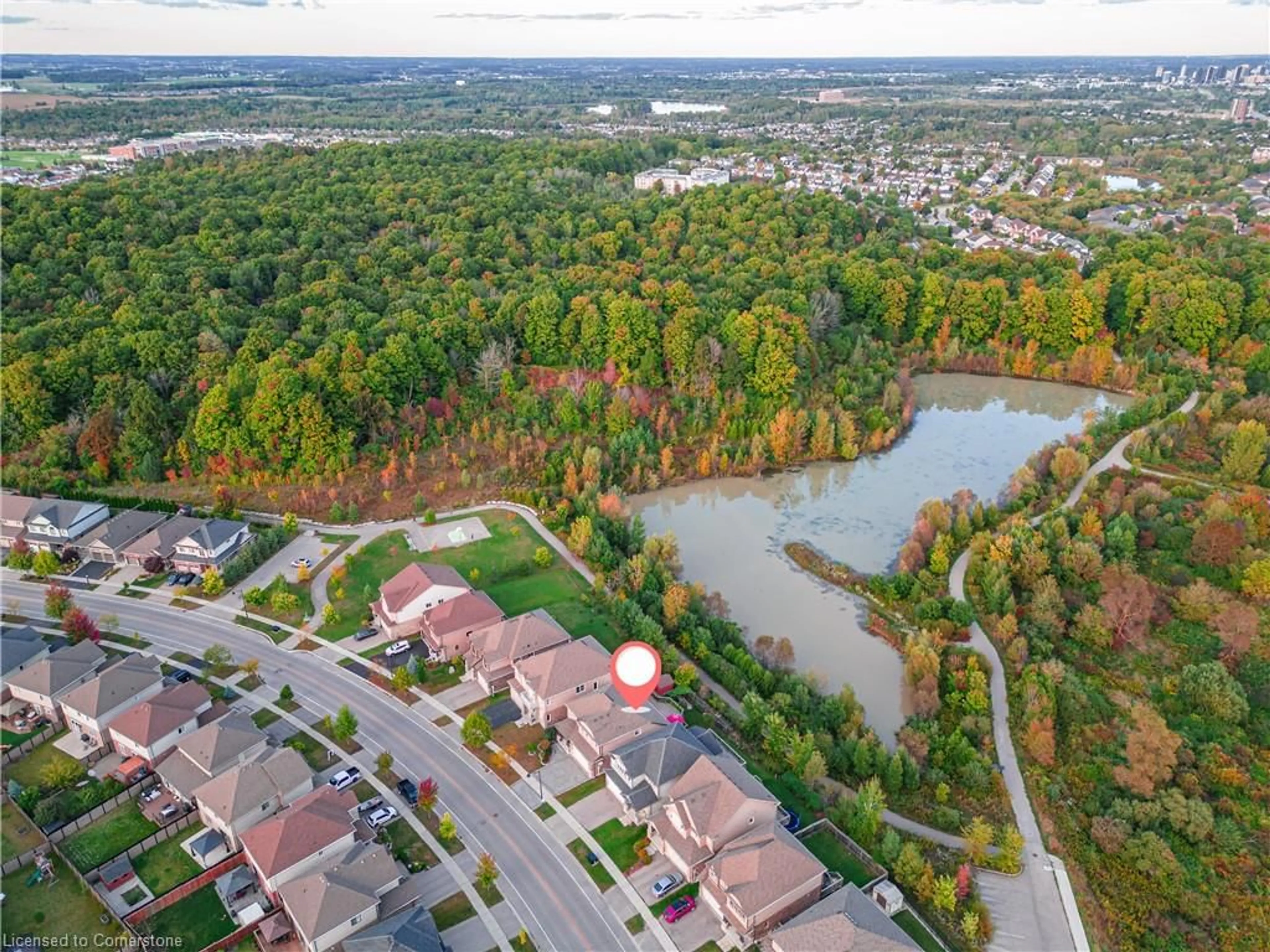 A pic from outside/outdoor area/front of a property/back of a property/a pic from drone, water/lake/river/ocean view for 600 Sundew Dr, Waterloo Ontario N2V 0B9