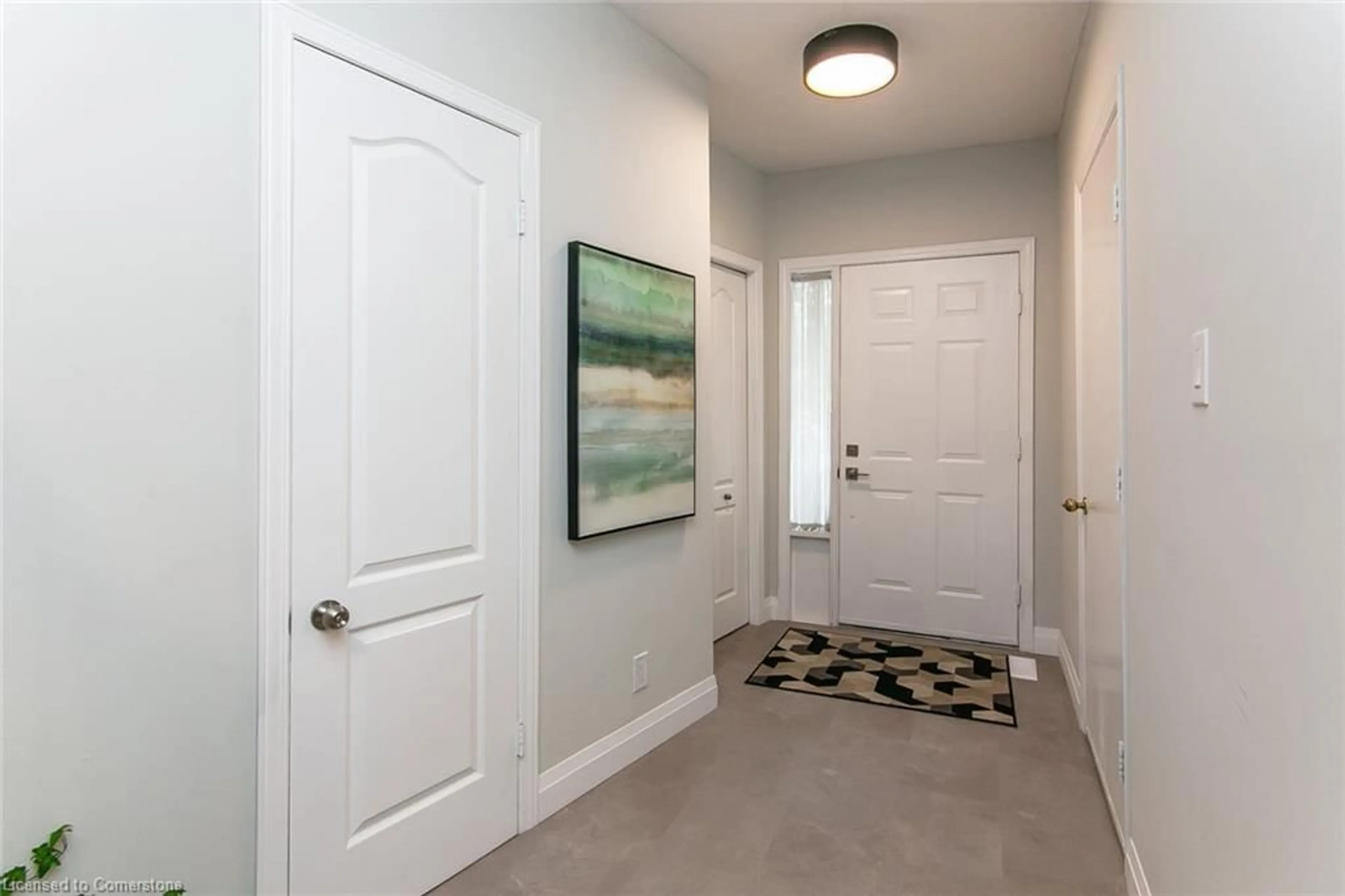 Indoor entryway for 511 Oakvale Dr, Waterloo Ontario N2T 2G6