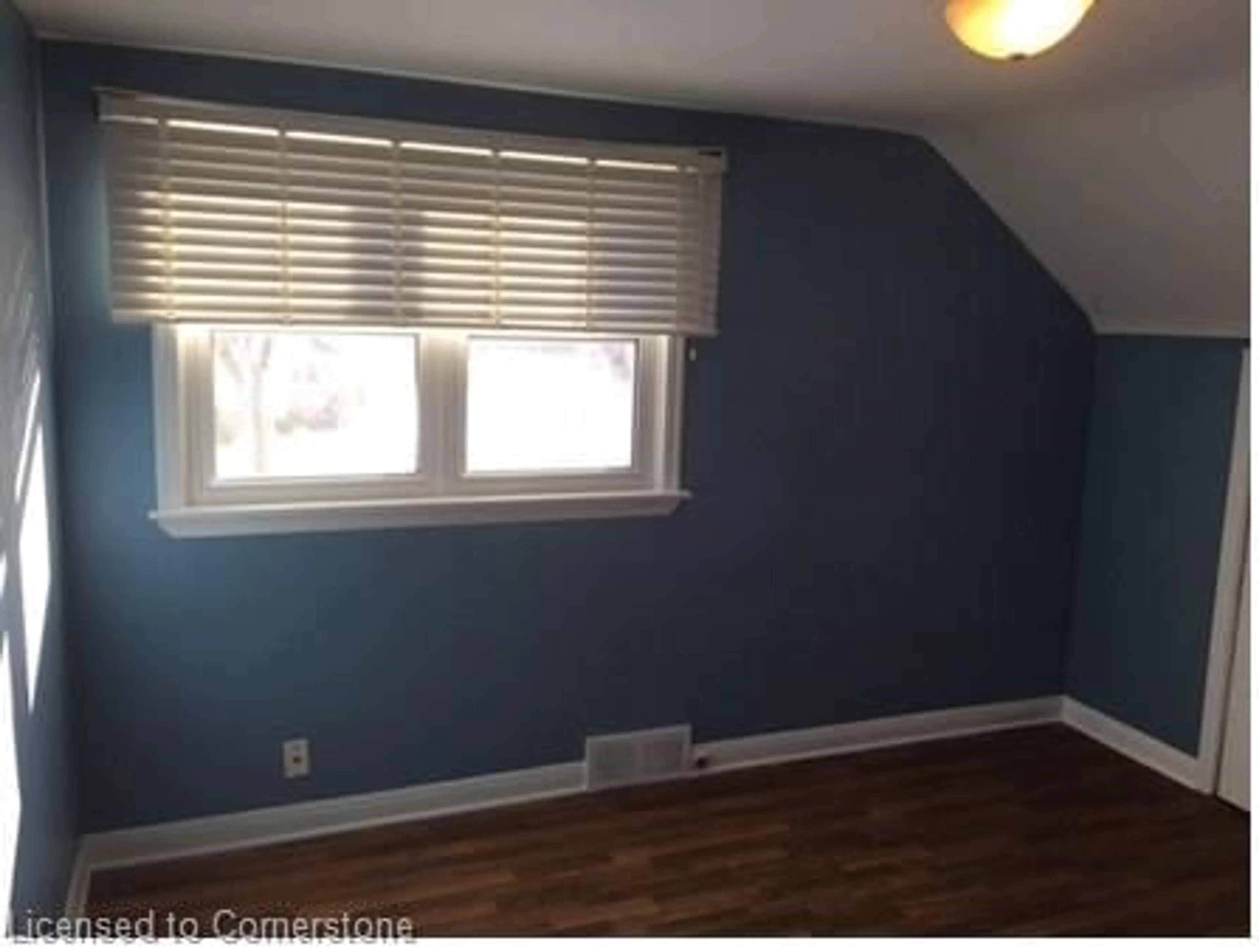 A pic of a room for 68 Queen St, Thorold Ontario L2V 3N5