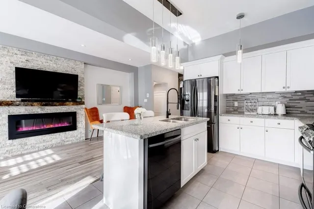 Additional property image - 98 Shoreview Pl Unit 12