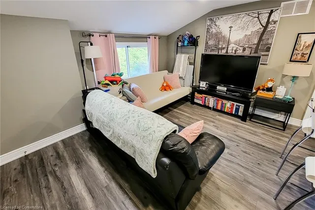 Additional property image - 49 Aberdeen Ave