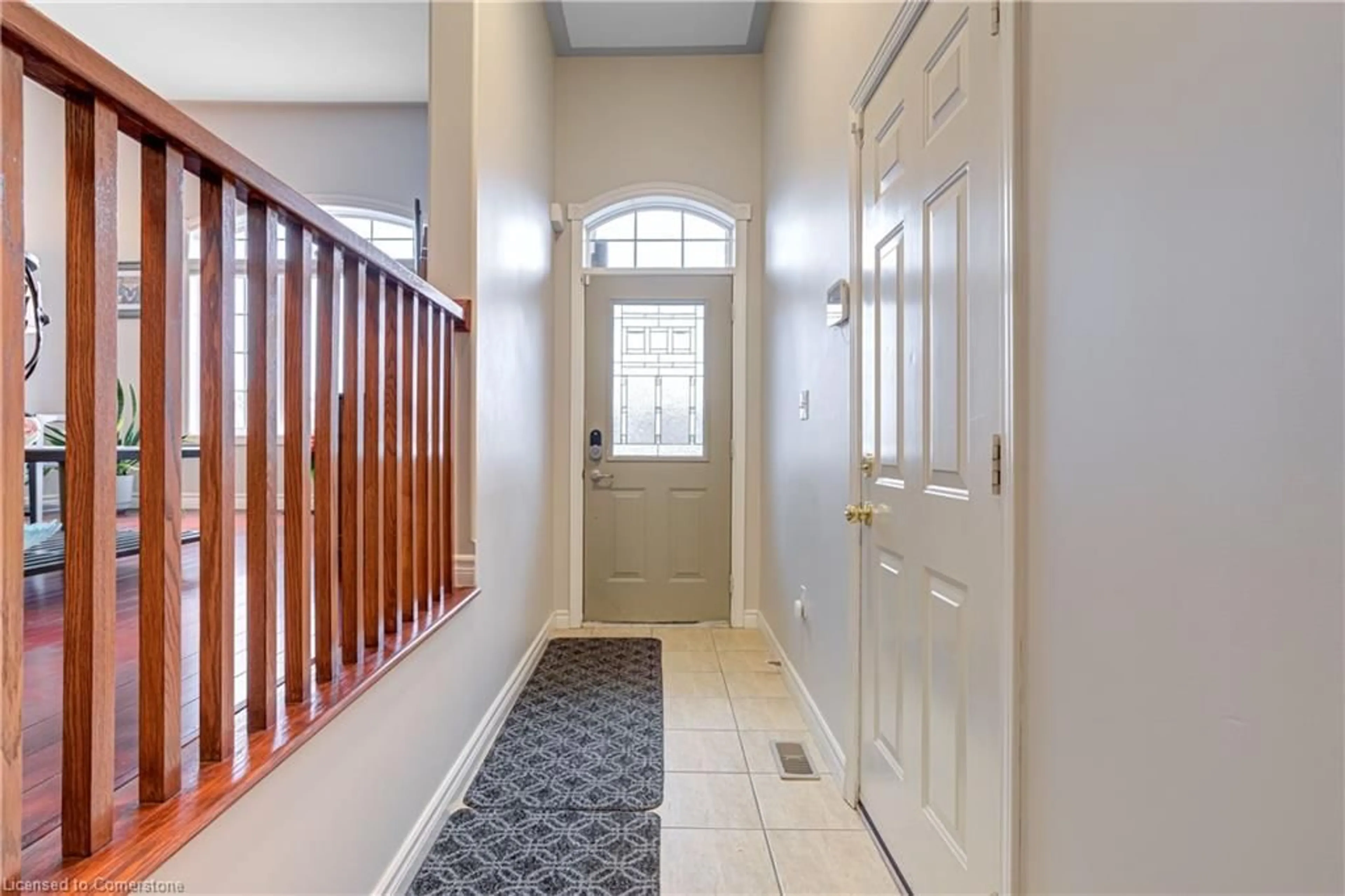 Indoor entryway for 7 Millcroft Dr, Simcoe Ontario N3Y 5M9