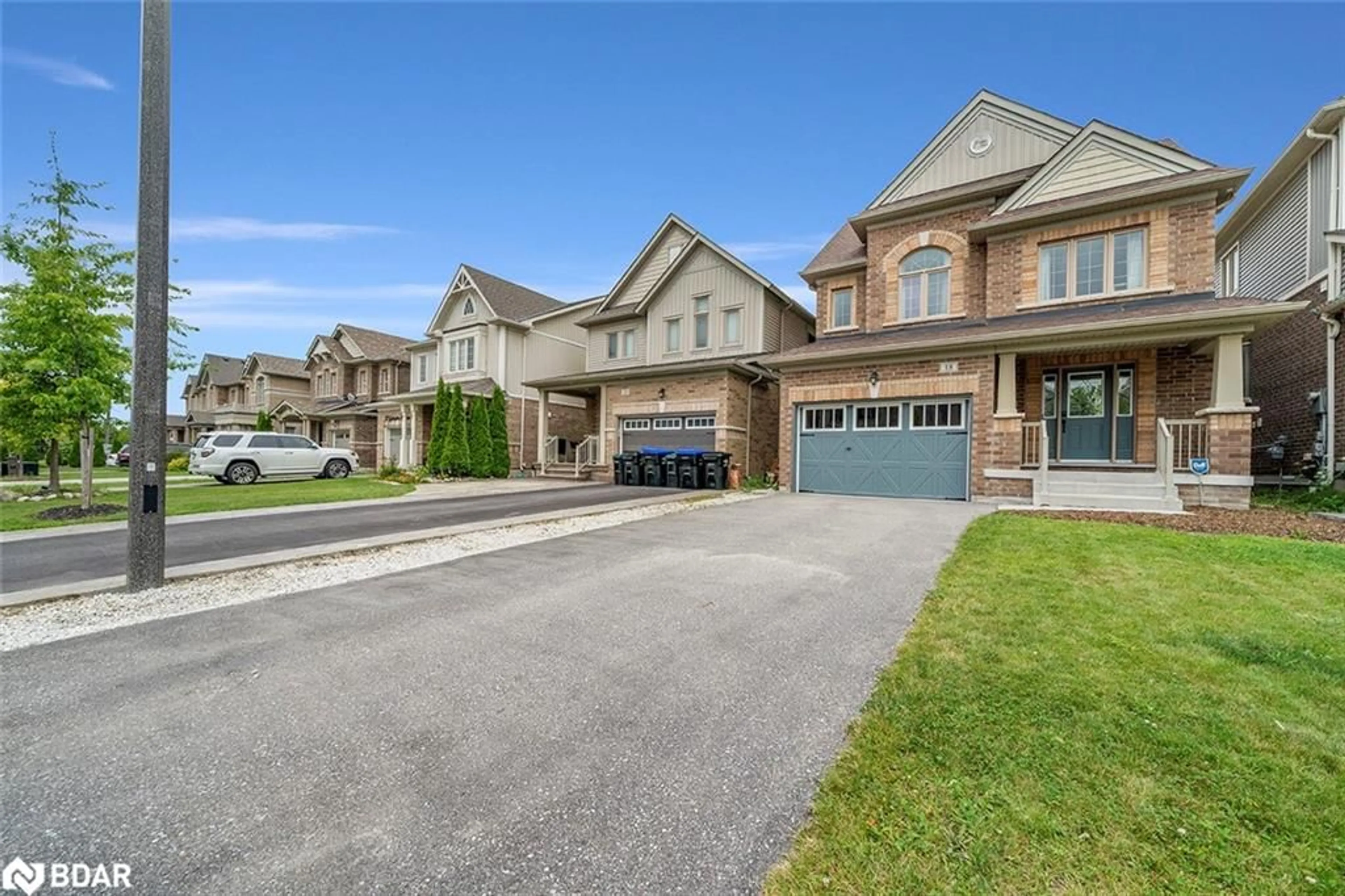 A pic from outside/outdoor area/front of a property/back of a property/a pic from drone, street for 18 Gallagher Crescent, Alliston Ontario L9R 0P3