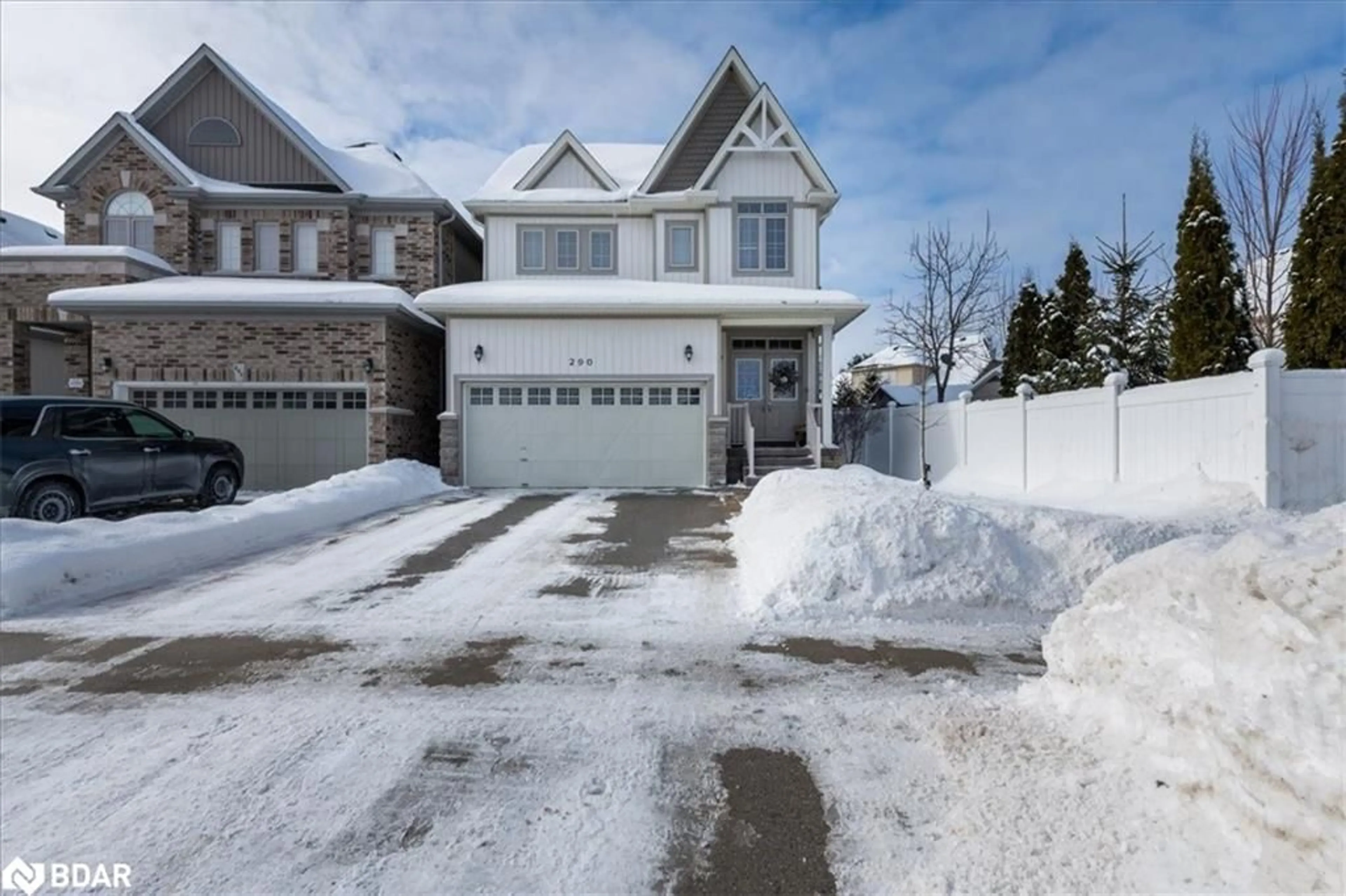 A pic from outside/outdoor area/front of a property/back of a property/a pic from drone, street for 290 Greenwood Dr, Angus Ontario L0M 1B4