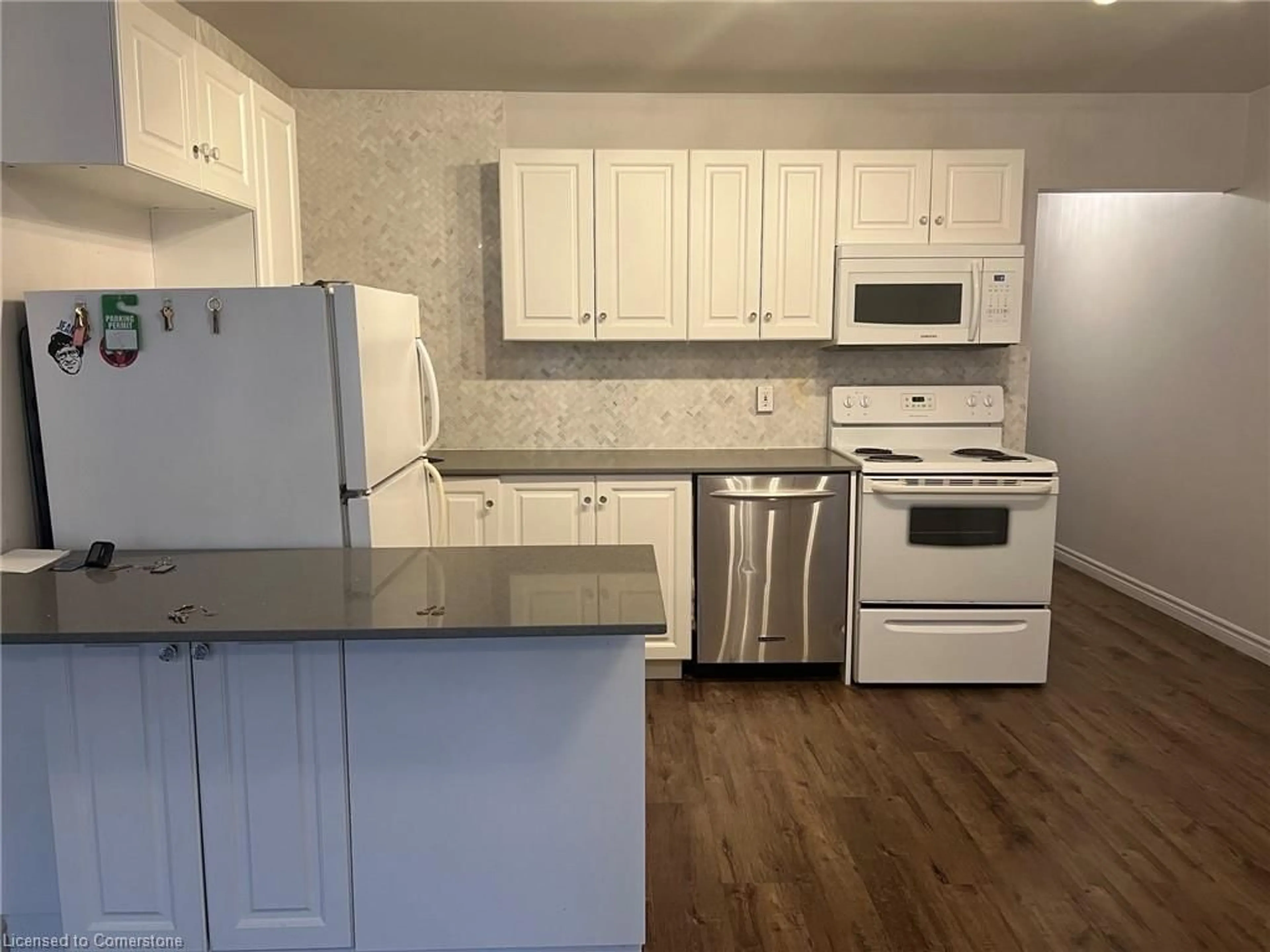 Standard kitchen, unknown for 109 Westmount Rd #3, Waterloo Ontario N2L 5G5