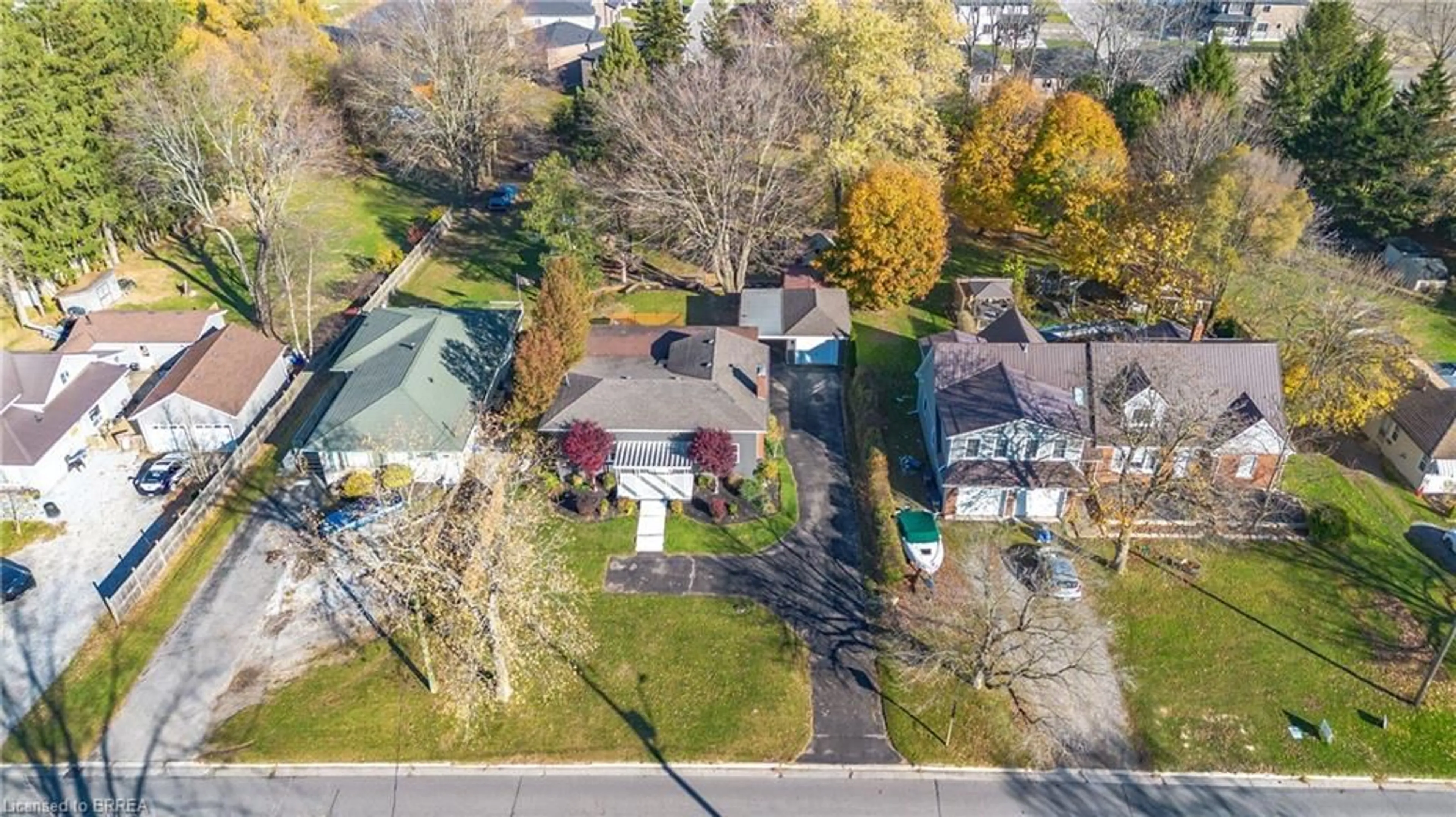 A pic from outside/outdoor area/front of a property/back of a property/a pic from drone, street for 503 Norfolk St, Simcoe Ontario N3Y 2X6