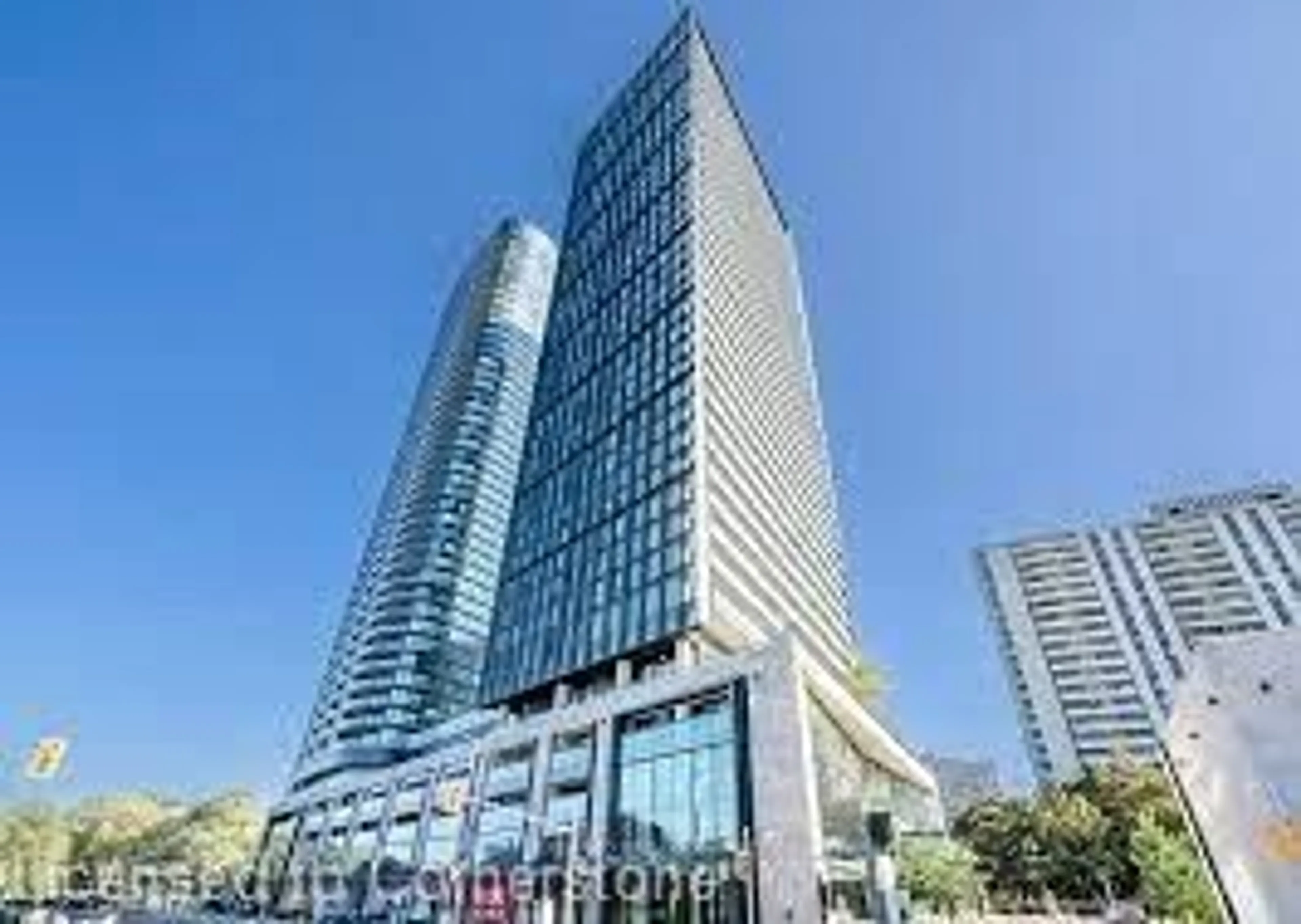 Indoor foyer for 575 Bloor Street St #1406, Toronto Ontario M4W 0B2