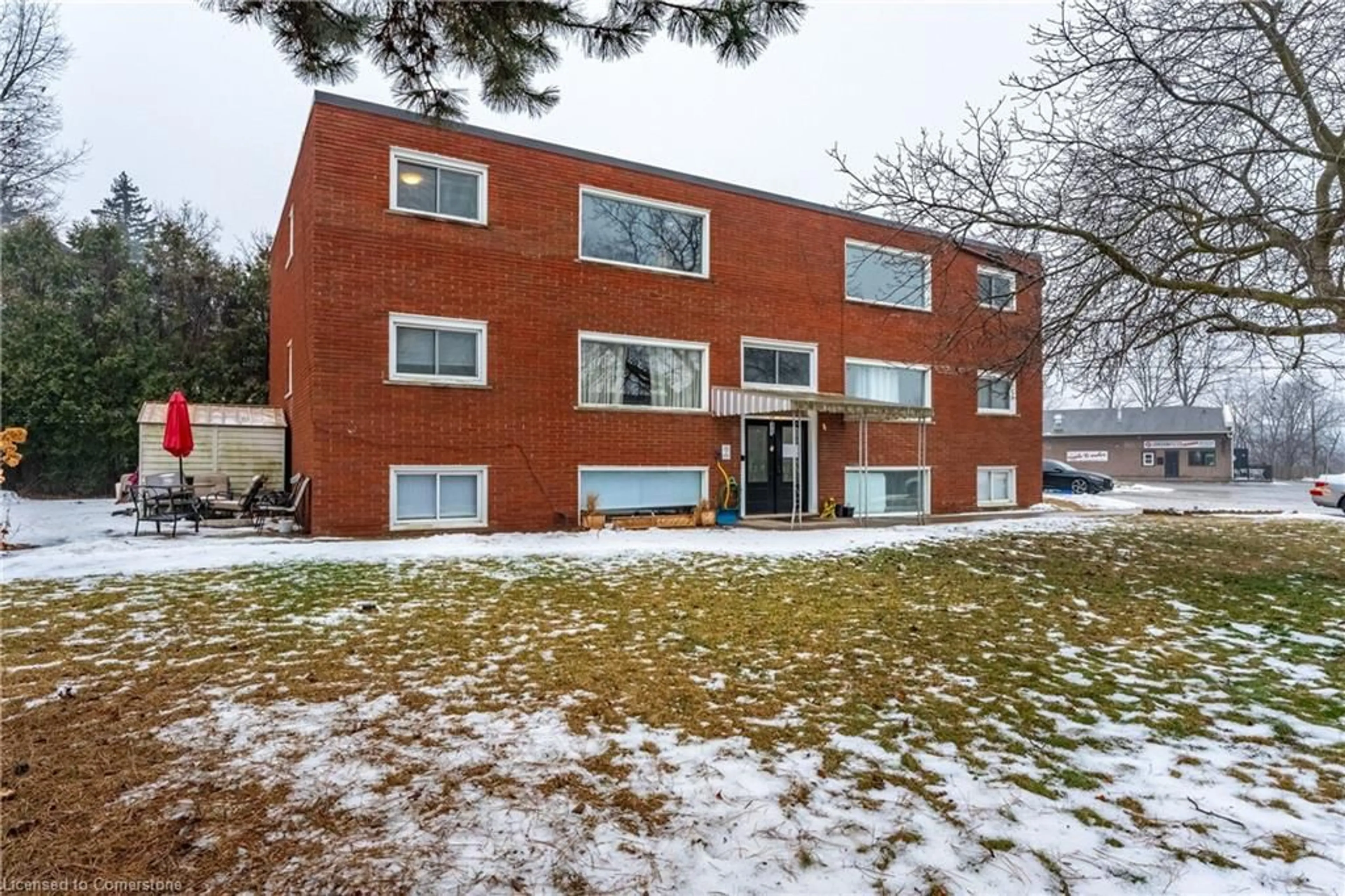 Home with brick exterior material, building for 3731 Nineteenth St, Jordan Station Ontario L0R 1S0