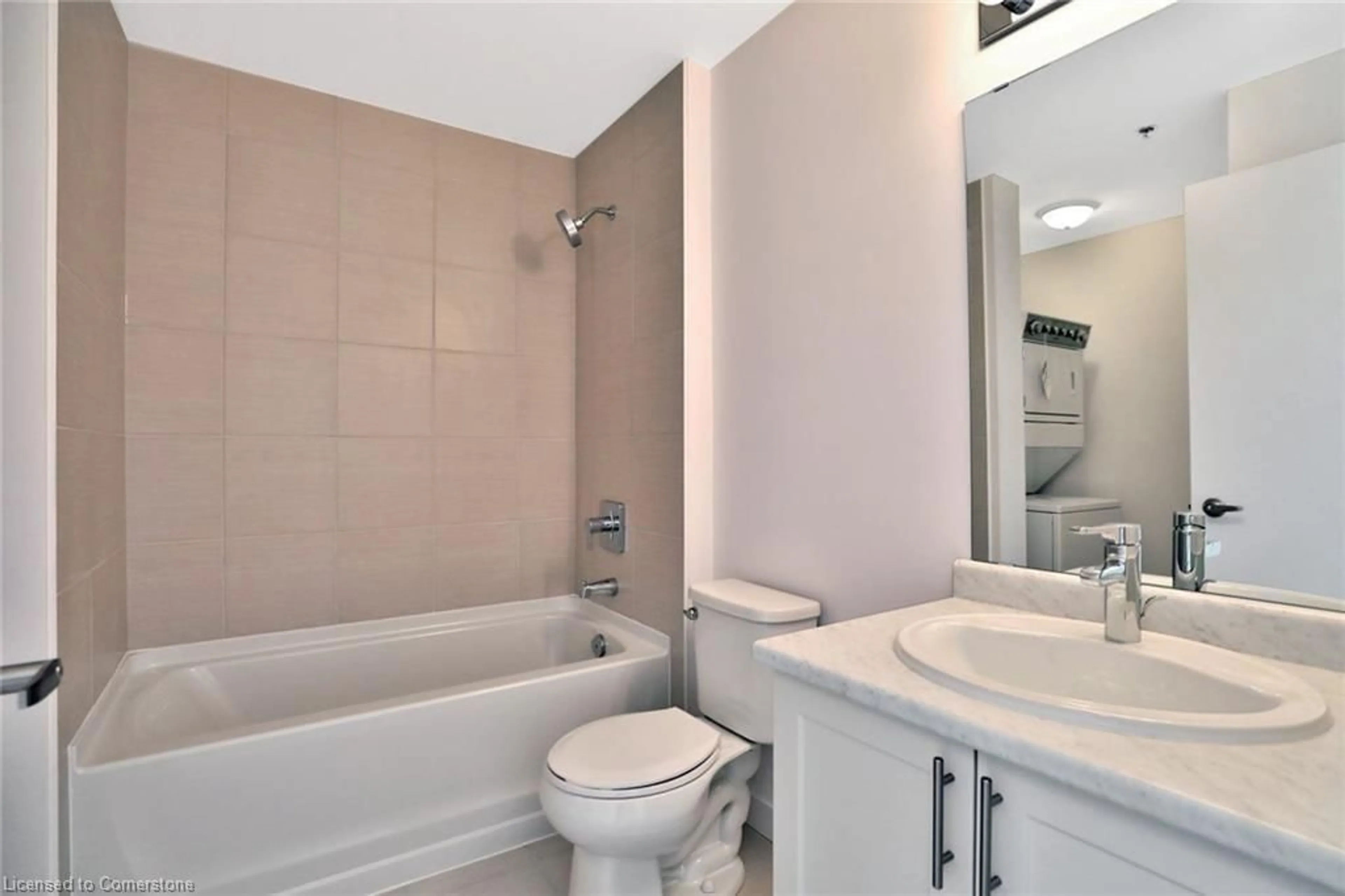 Standard bathroom, ceramic/tile floor for 2486 Old Bronte Rd #706, Oakville Ontario L6M 4J2