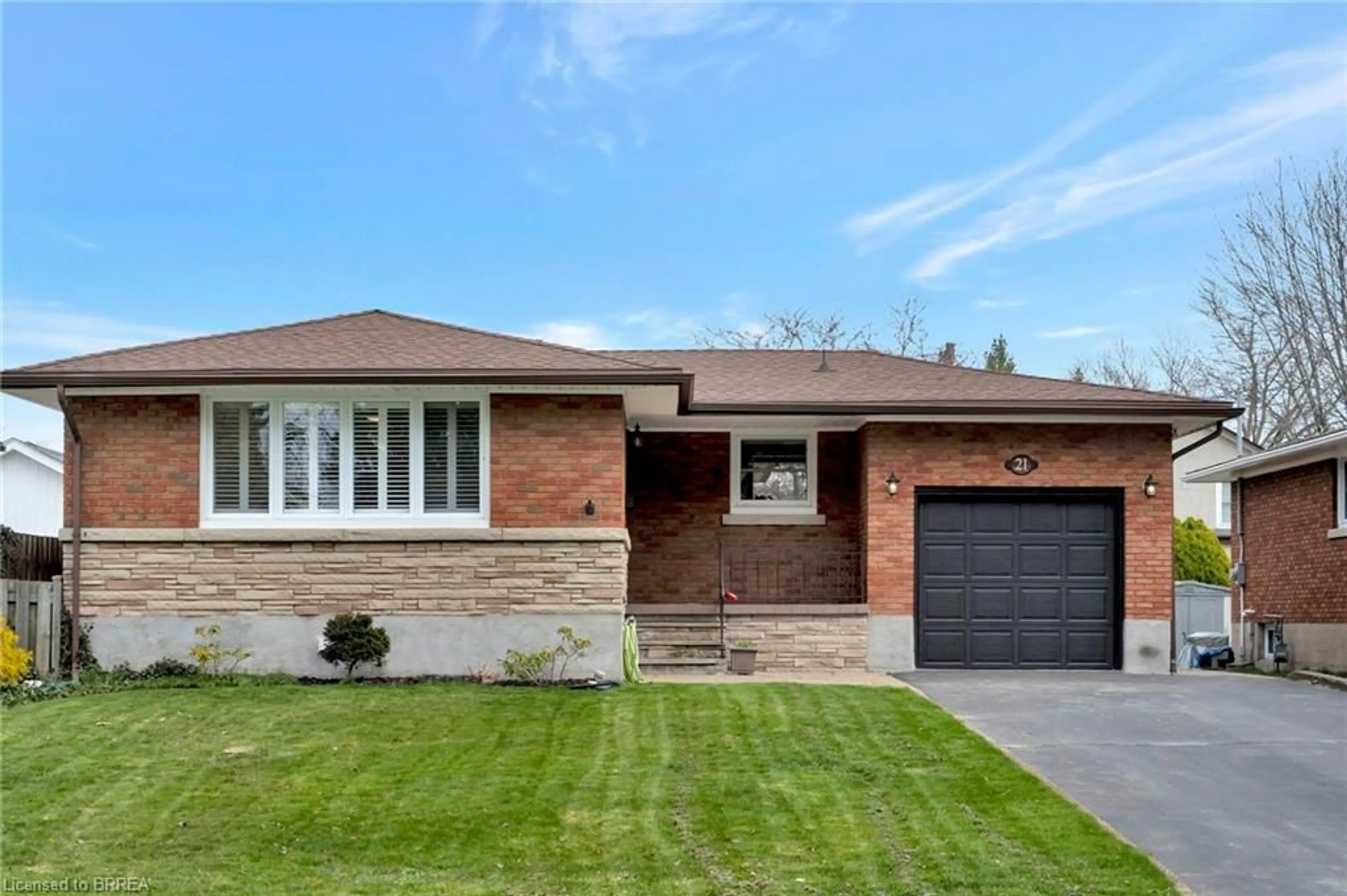 Home with brick exterior material, street for 21 Jefferson Ave, Port Colborne Ontario L3K 5M7