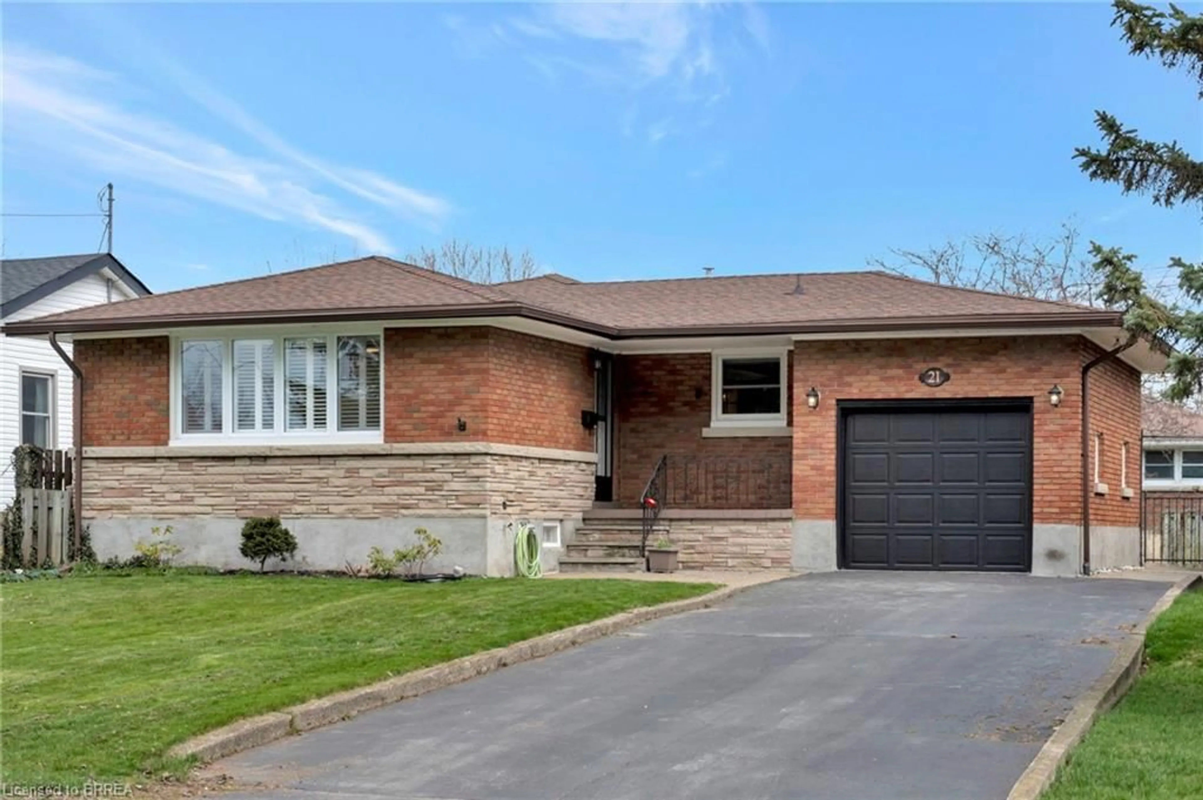 Home with brick exterior material, street for 21 Jefferson Ave, Port Colborne Ontario L3K 5M7